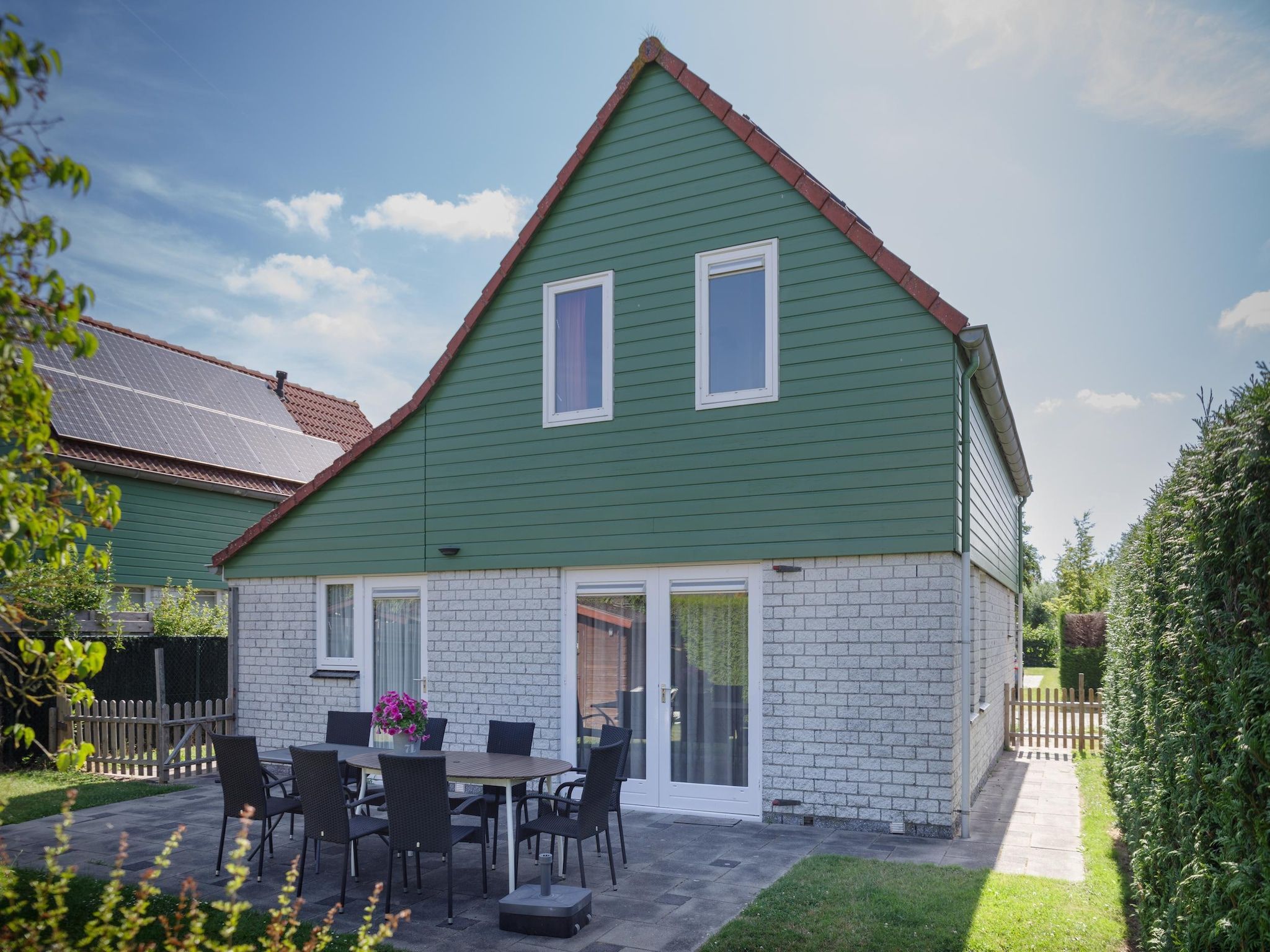 De buitenkant van Villapark De Oesterbaai 54 in Wemeldinge