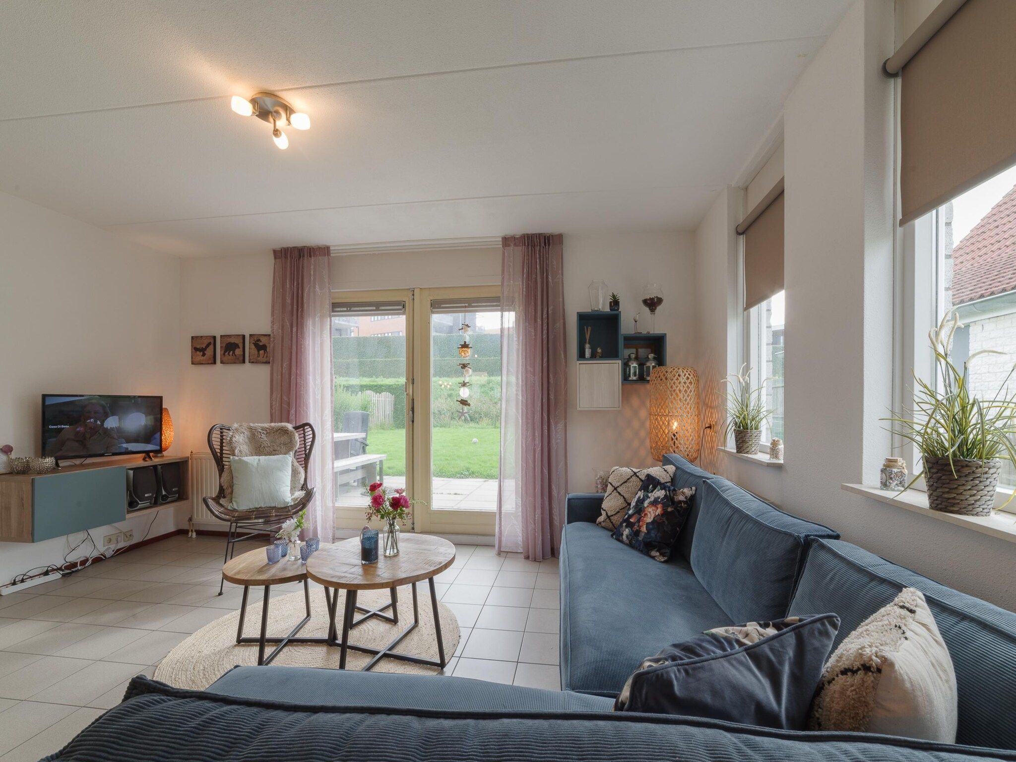 De woonkamer van Villapark De Oesterbaai 123 in Wemeldinge