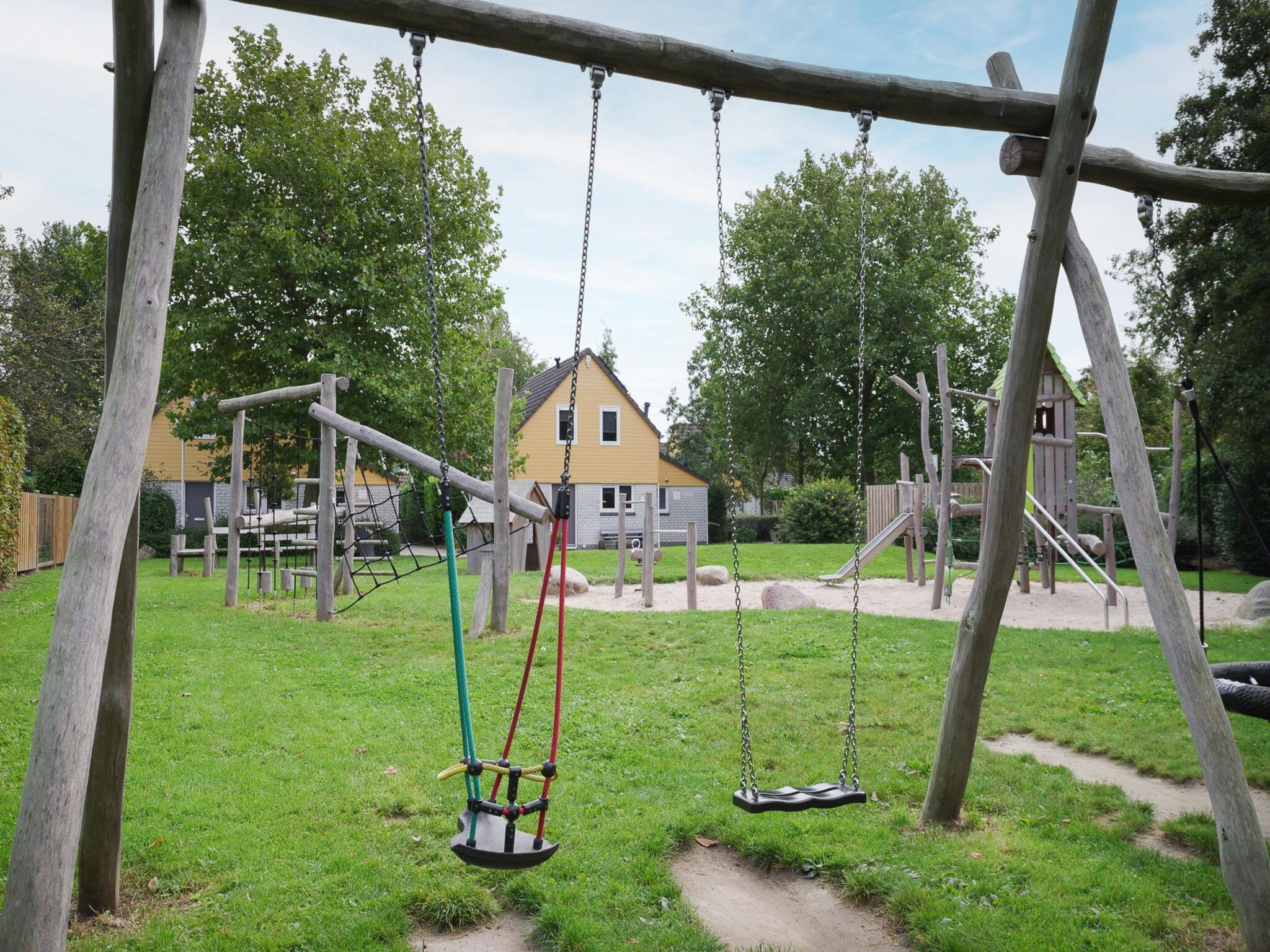 De tuin van Villapark De Oesterbaai 142 in Wemeldinge