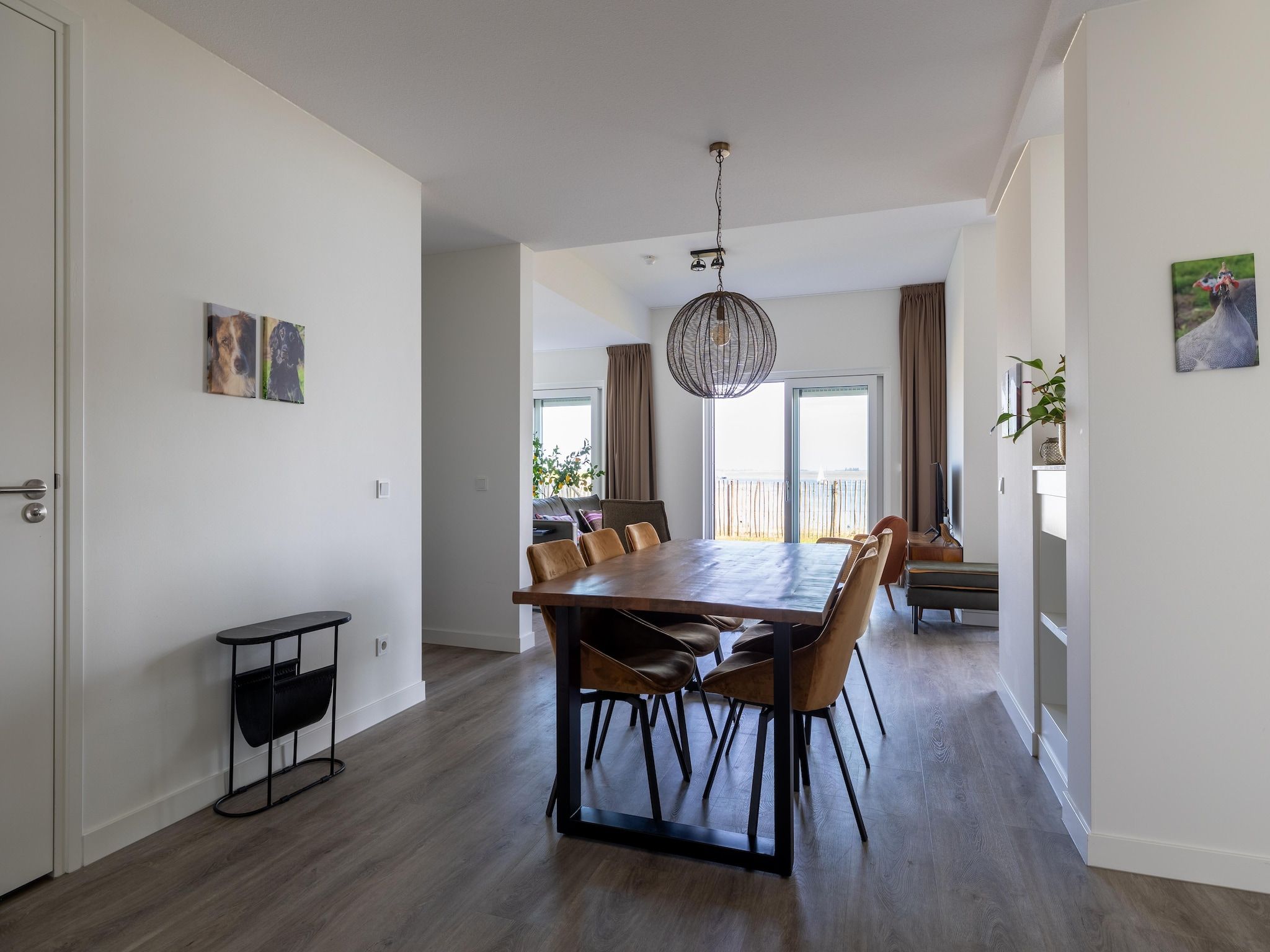 De eetkamer van Luxe appartement Vista Maris 'Laguna Beach House' - Havenweg 8-32  Sint-Annaland Oosterschelde in Sint-Annaland