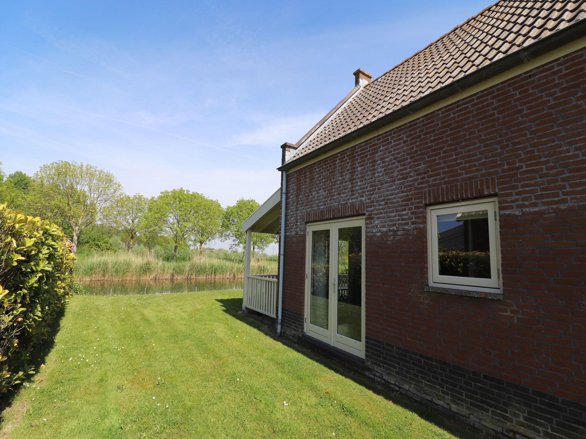 De tuin van Villapark Zuytland Buiten 329 in Simonshaven