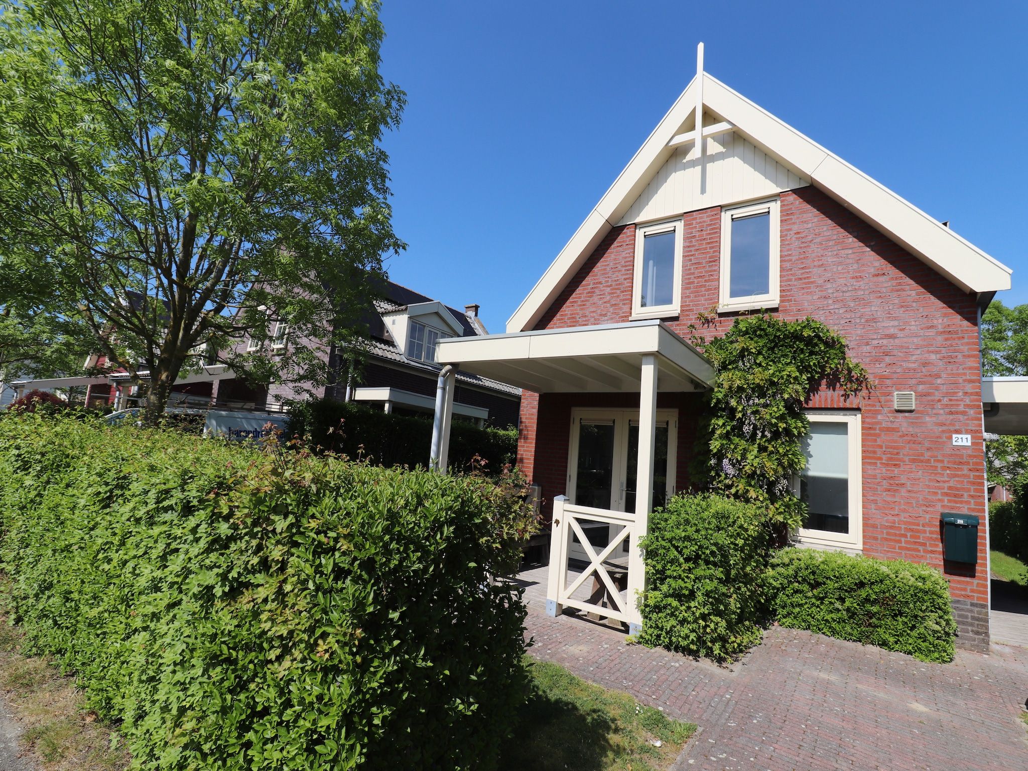 De buitenkant van Standaard 211 in Simonshaven
