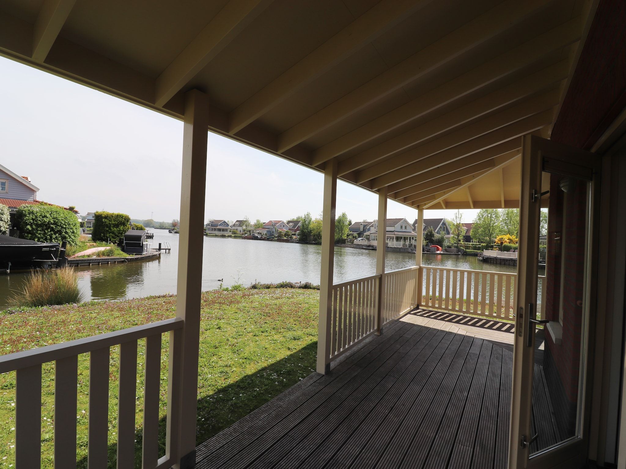 Het terras van Standaard 308 in Simonshaven