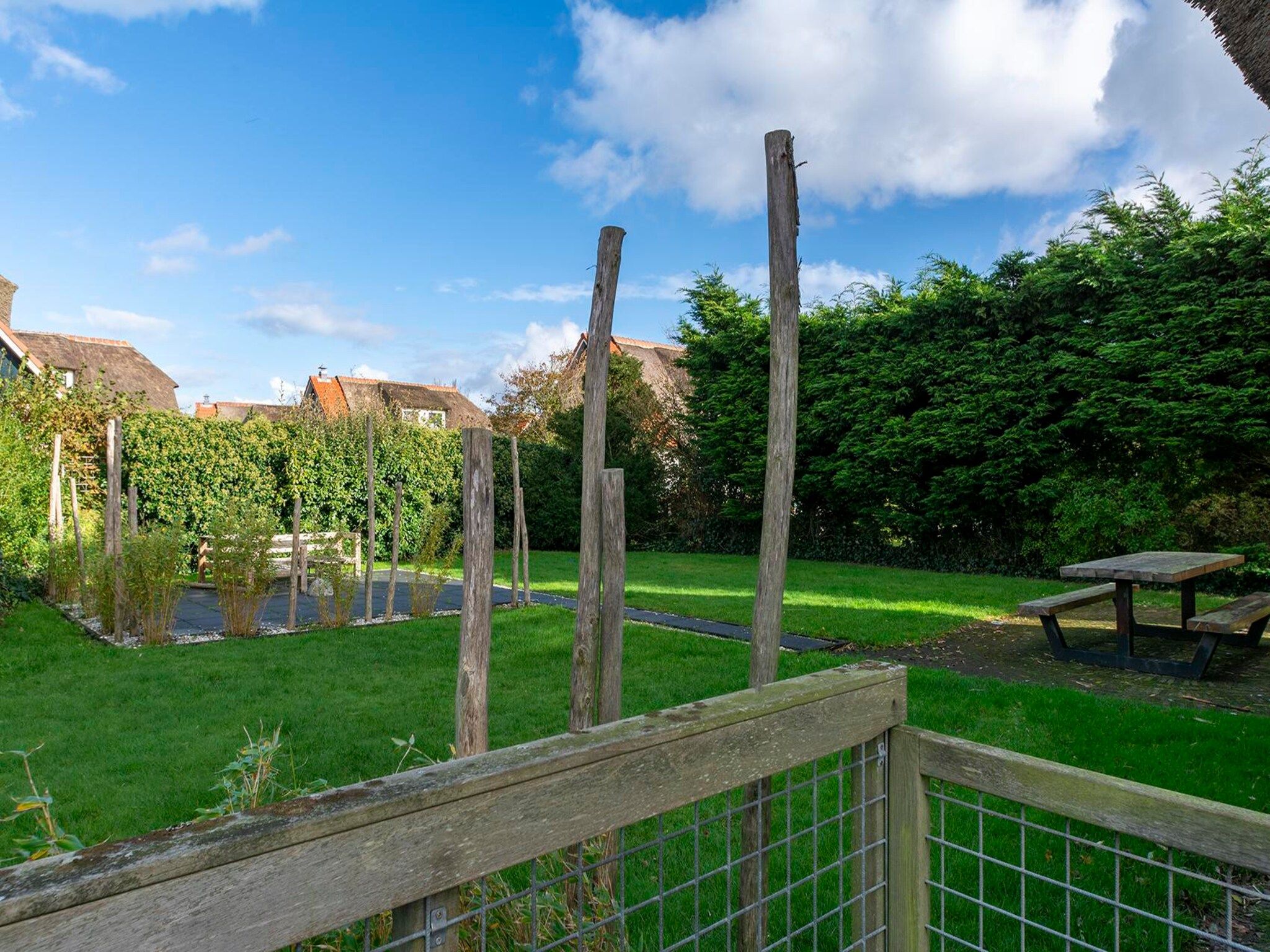 De tuin van buitenplaats 134 in Callantsoog