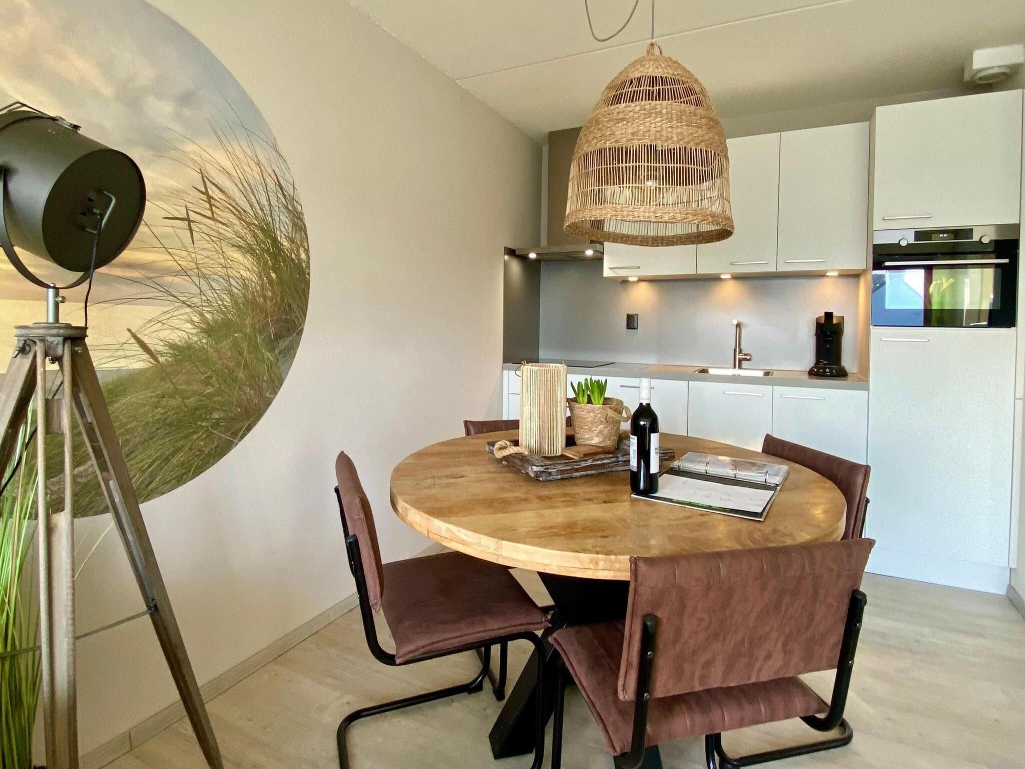 De eetkamer van Beach Appartement 28 in Callantsoog