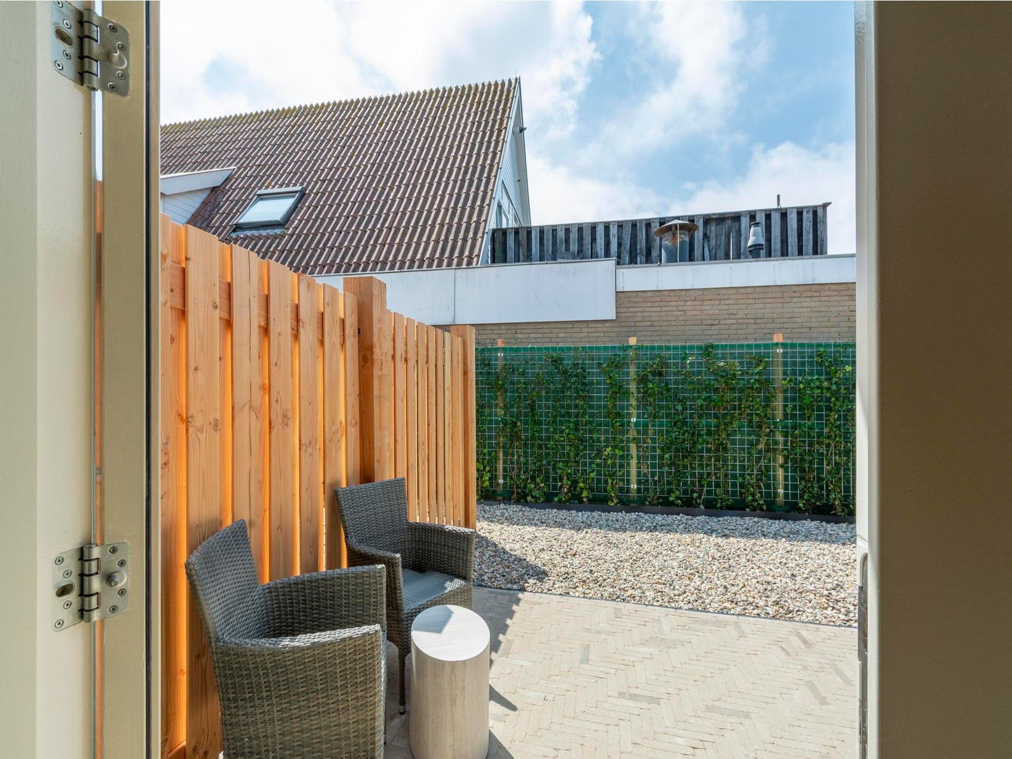 Het terras van Strandsuites 2 agendas in Callantsoog