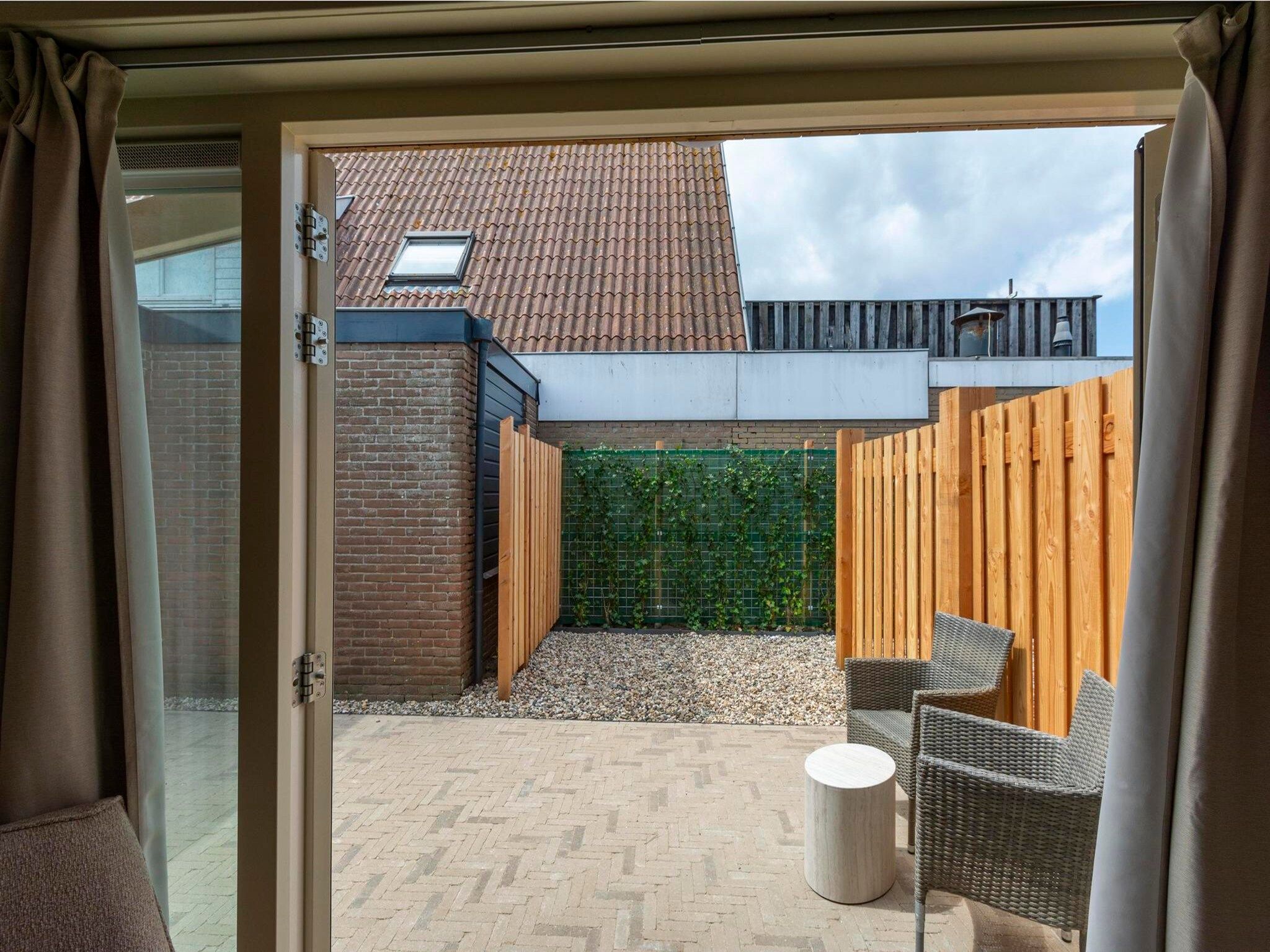 Het terras van Strandsuites 2 agendas in Callantsoog
