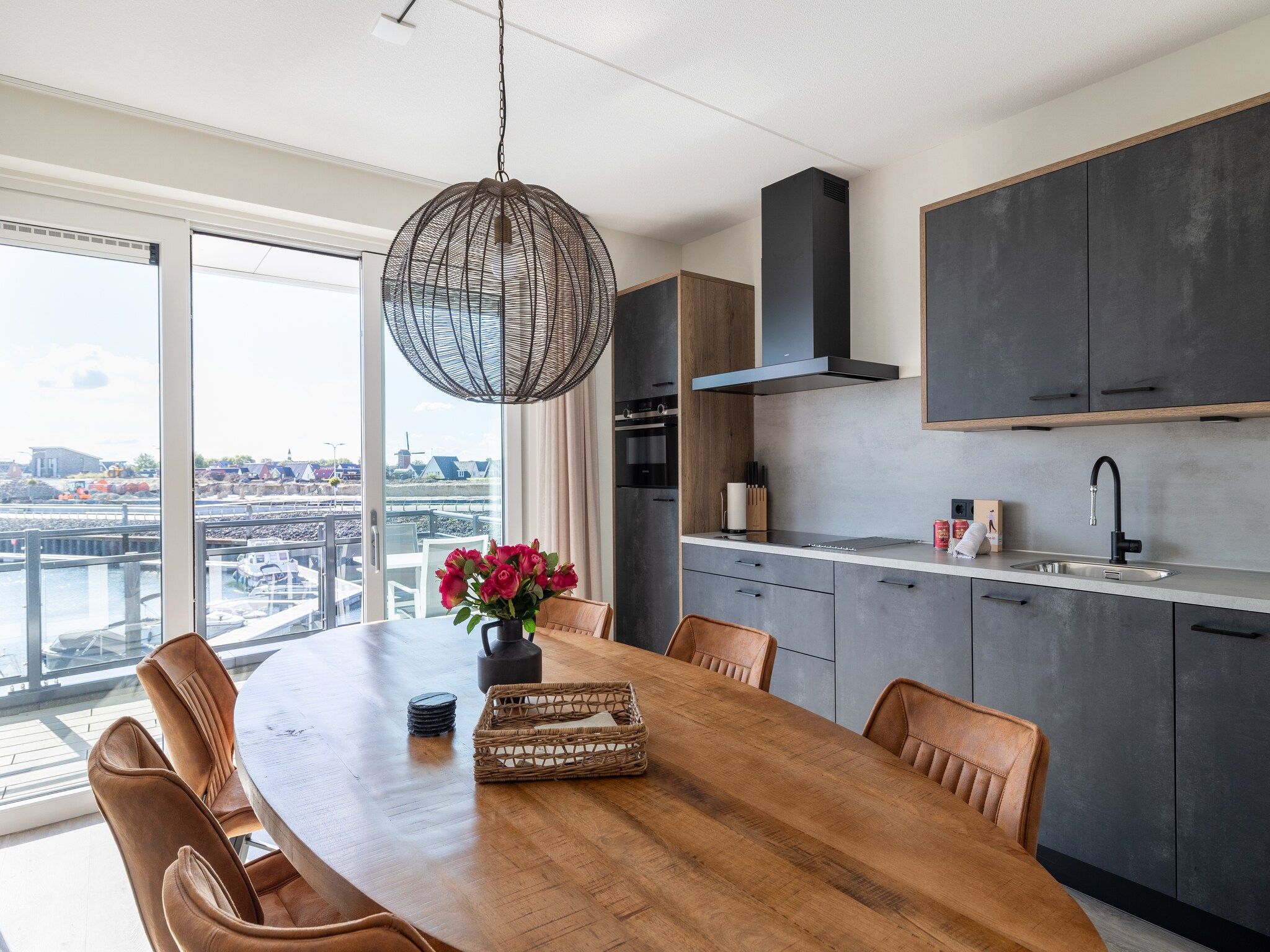 De keuken van Appartement Vista Maris "Charlotte's Parel" - Havenweg 8-44  Sint-Annaland in Sint-Annaland
