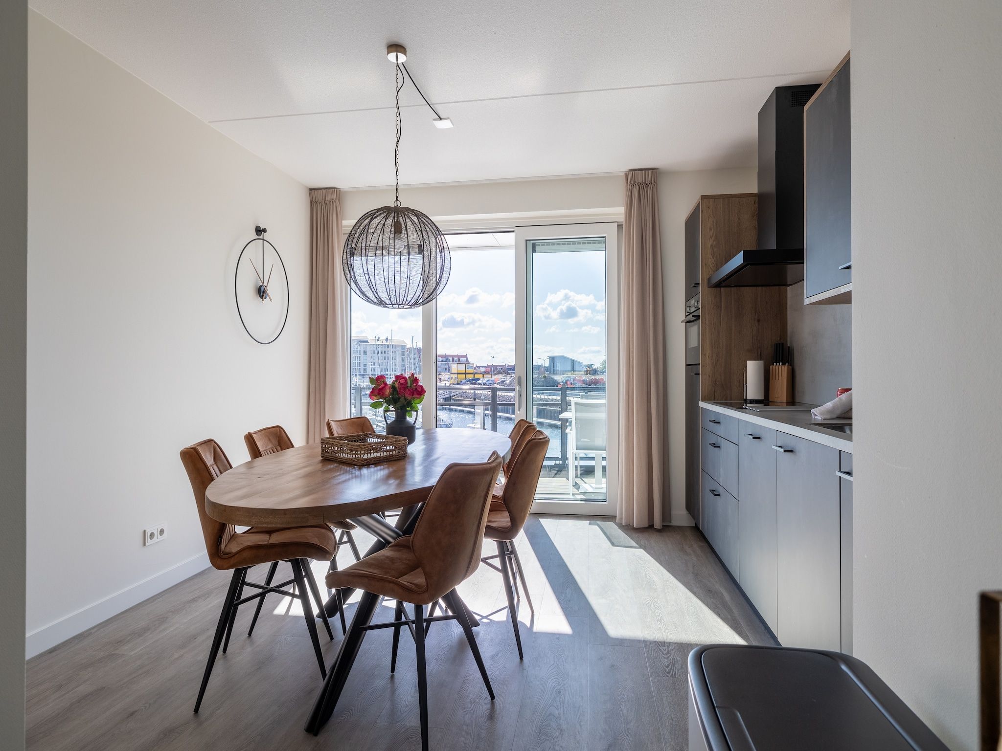 De keuken van Appartement Vista Maris "Charlotte's Parel" - Havenweg 8-44  Sint-Annaland in Sint-Annaland