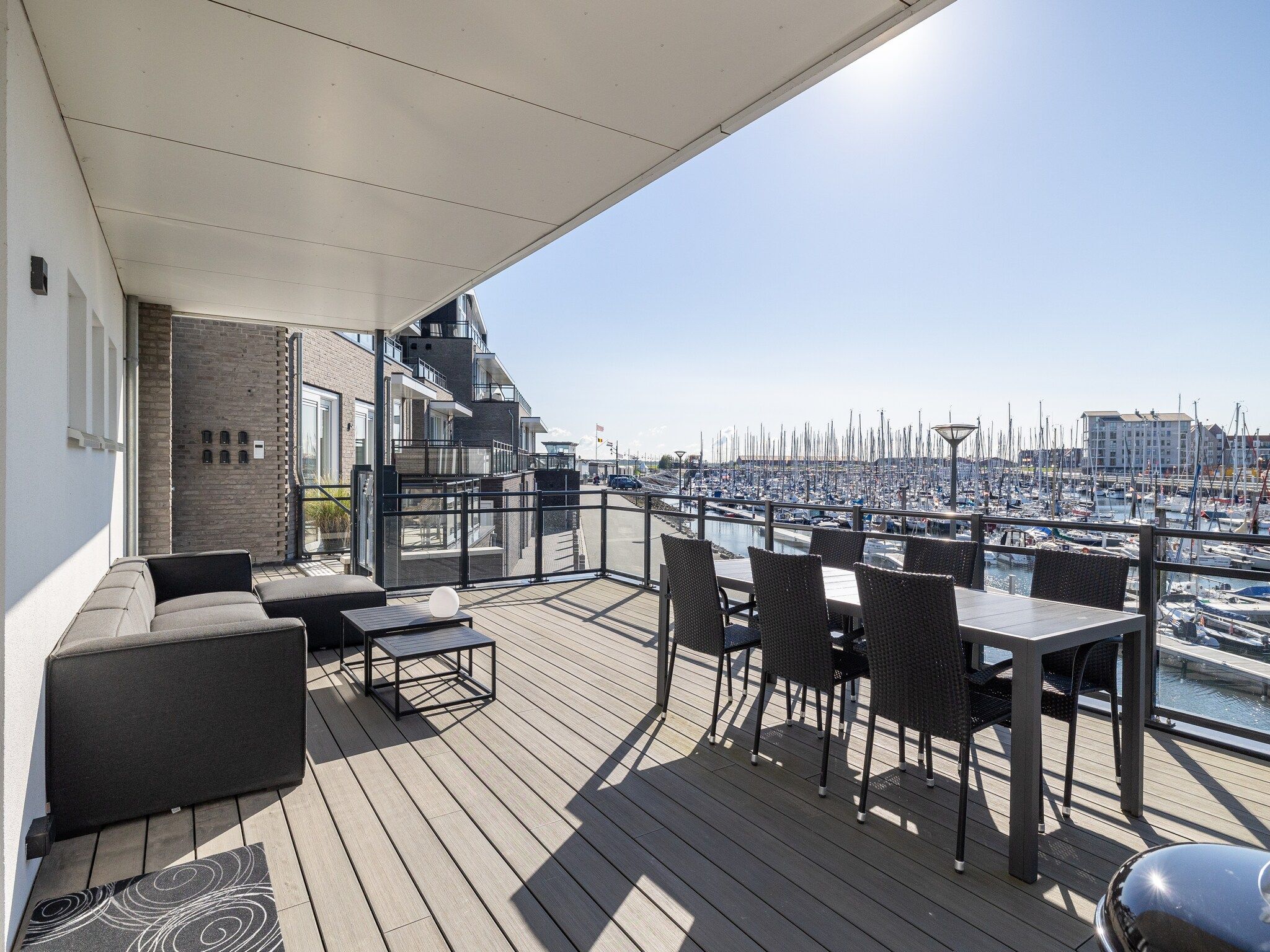 Het terras van Luxe appartement Vista Maris - Havenweg 8-34  Sint-Annaland Oosterschelde in Sint-Annaland