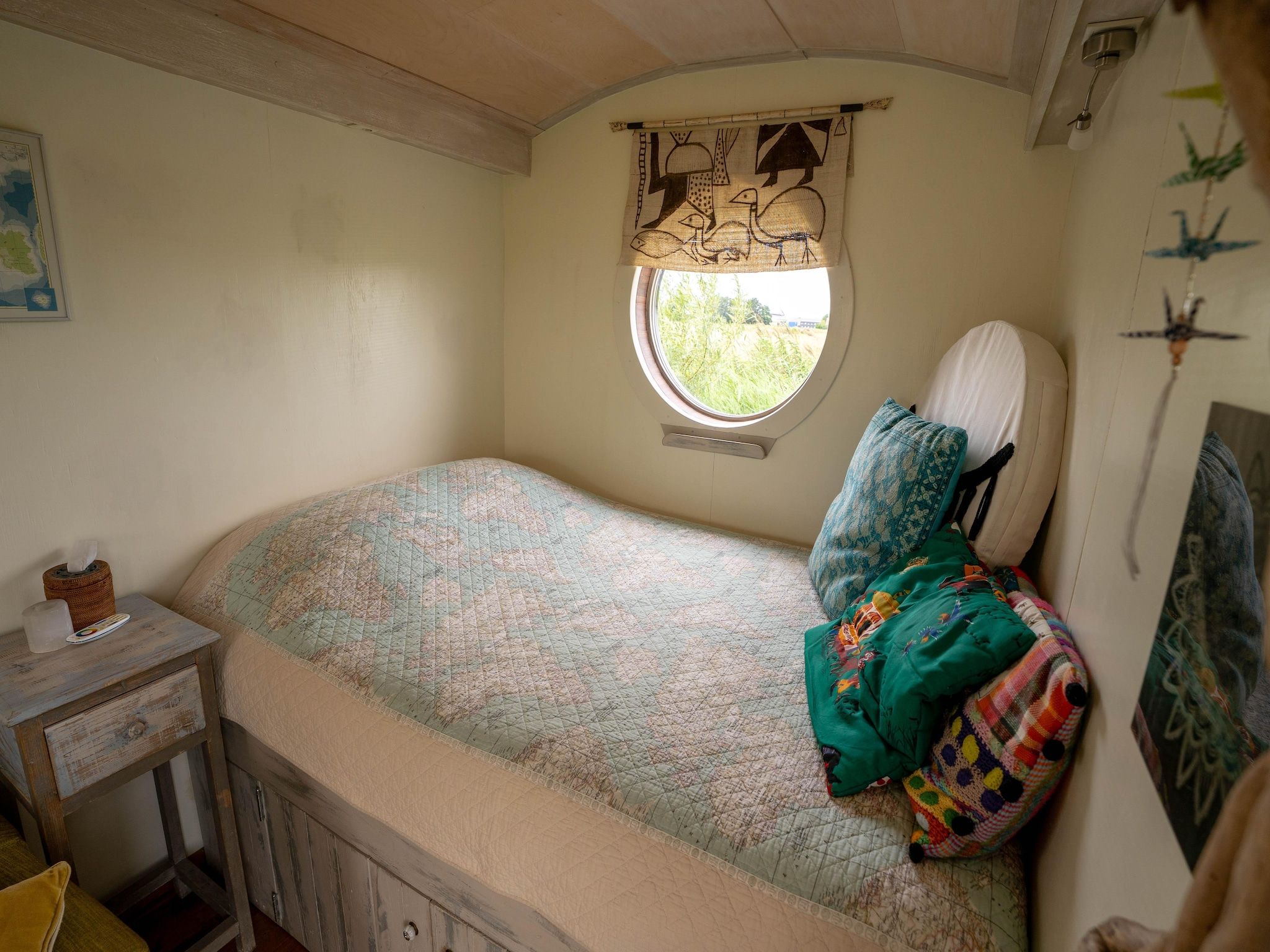 Een slaapkamer van De Veldwachter in 't Zand