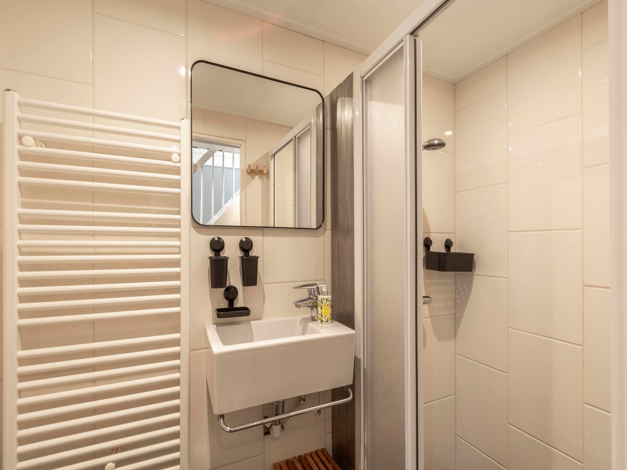 De badkamer van Belkmerduinen 2 in Sint Maartenszee