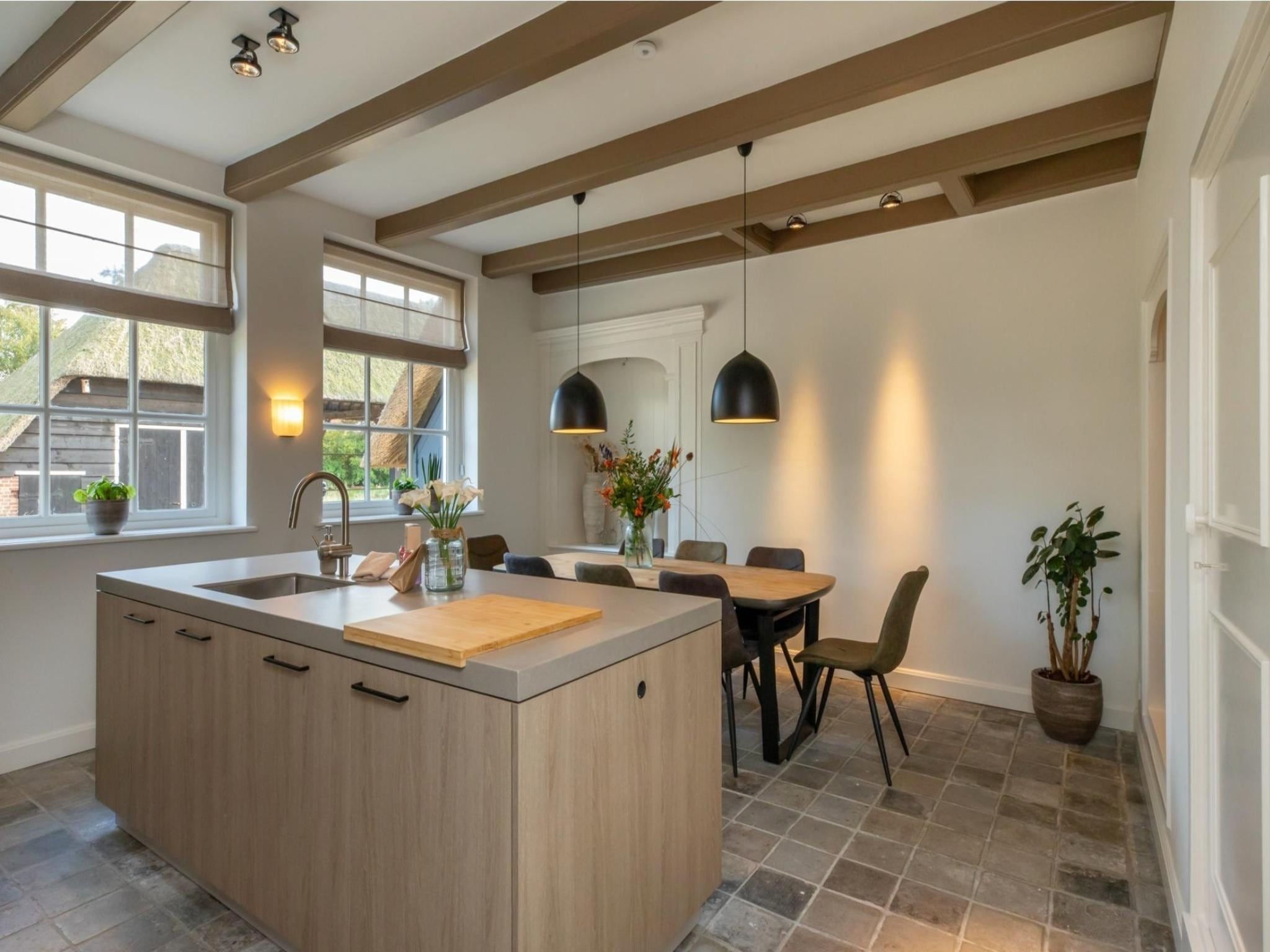 De keuken van Vakantiehuis 'Boerderij Molenhof' - Stationsweg 5  Heinkenszand in Heinkenszand