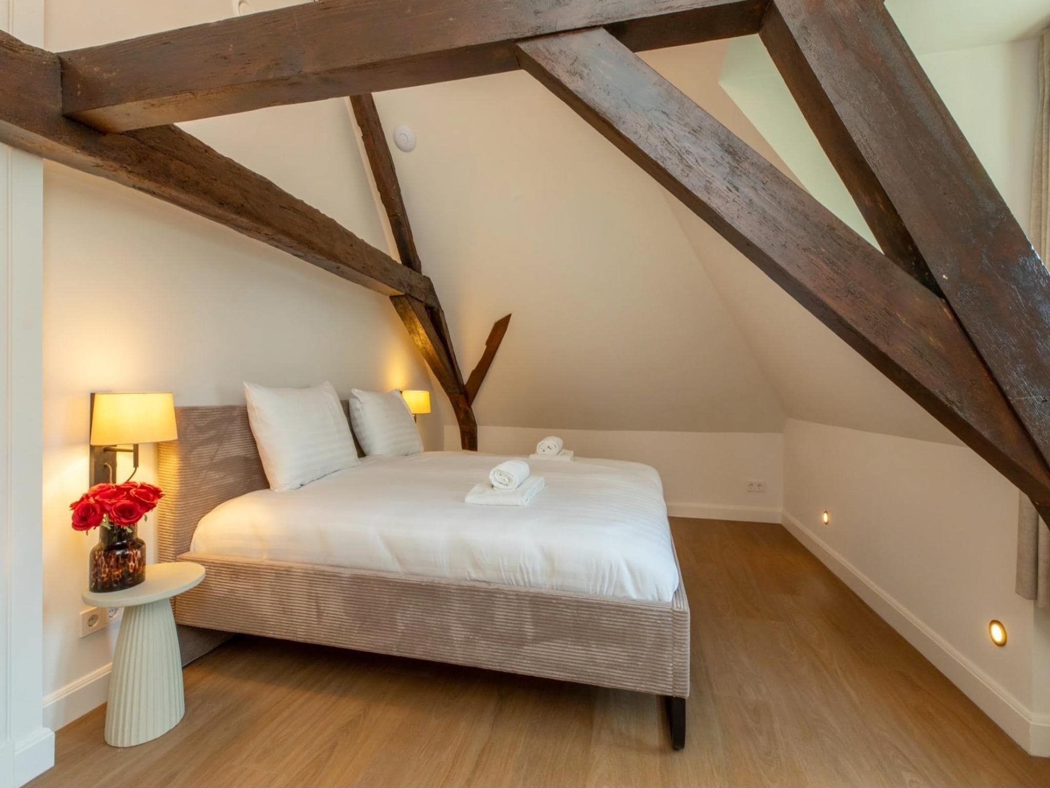 Een slaapkamer van Vakantiehuis 'Boerderij Molenhof' - Stationsweg 5  Heinkenszand in Heinkenszand