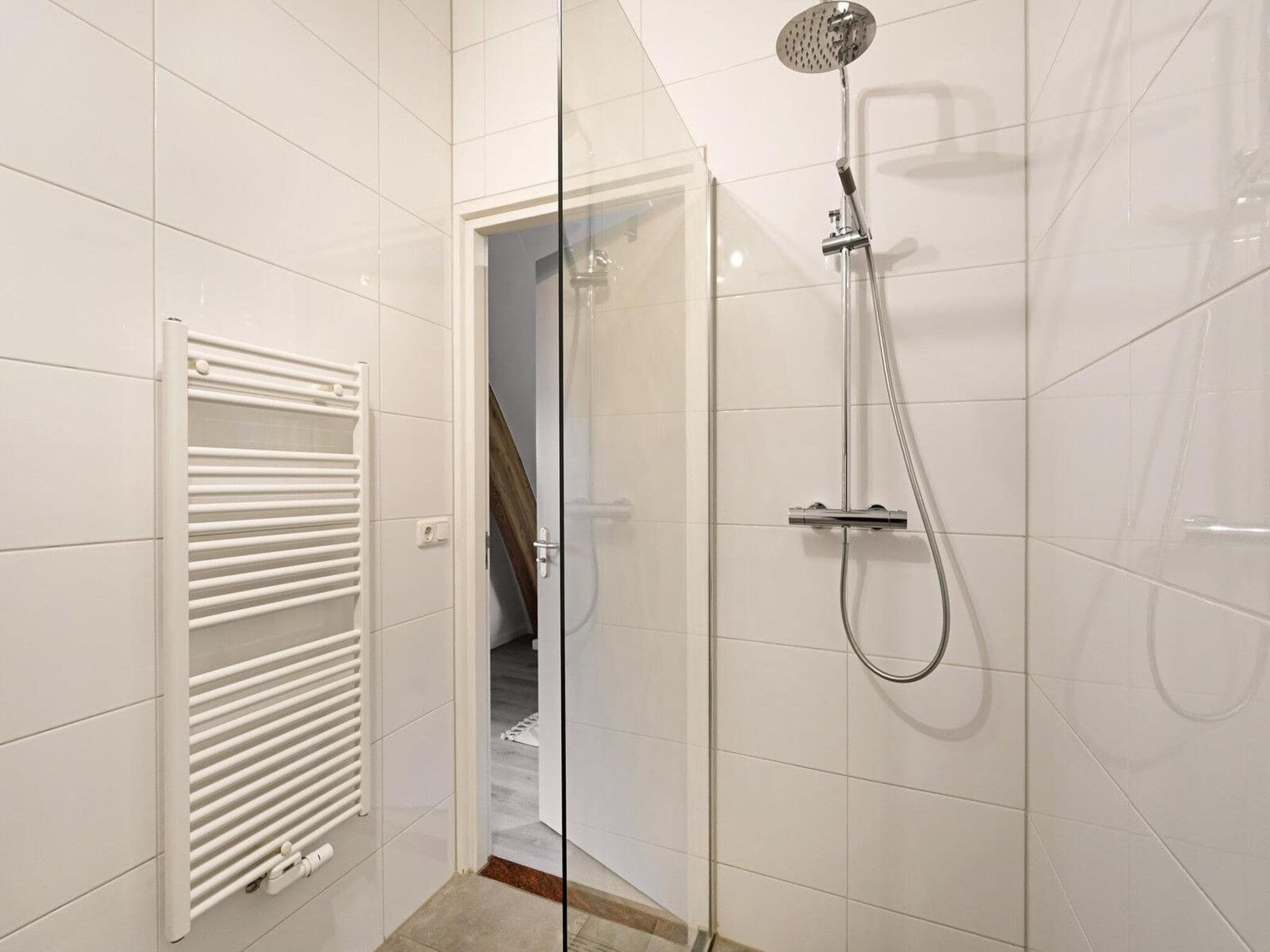 De badkamer van Lazy Daisy in Groote Keeten