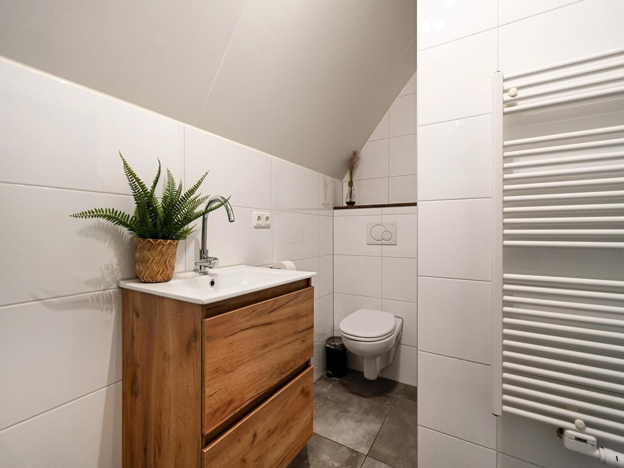 De badkamer van Lazy Daisy in Groote Keeten