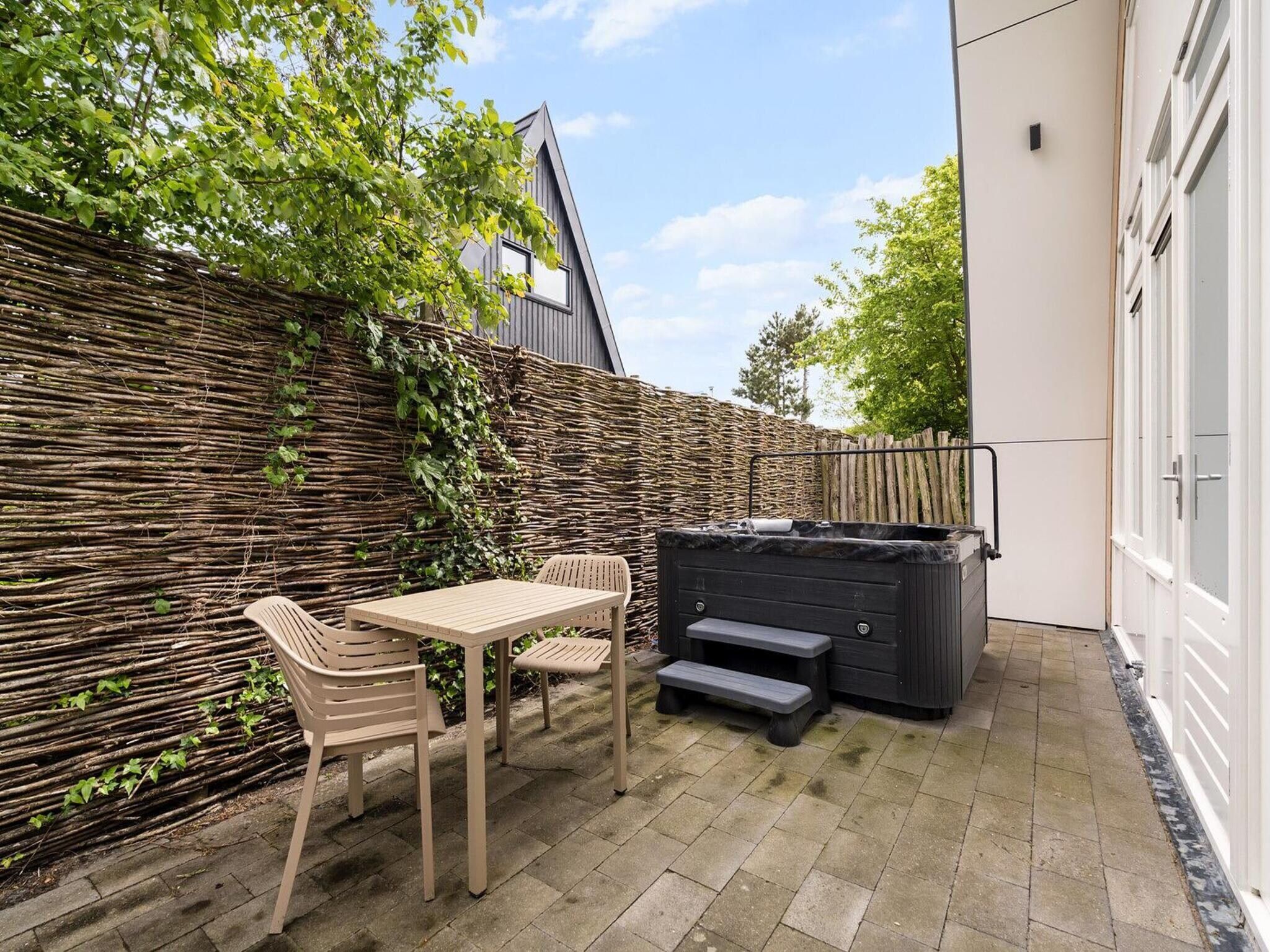 Het terras van Lazy Daisy in Groote Keeten