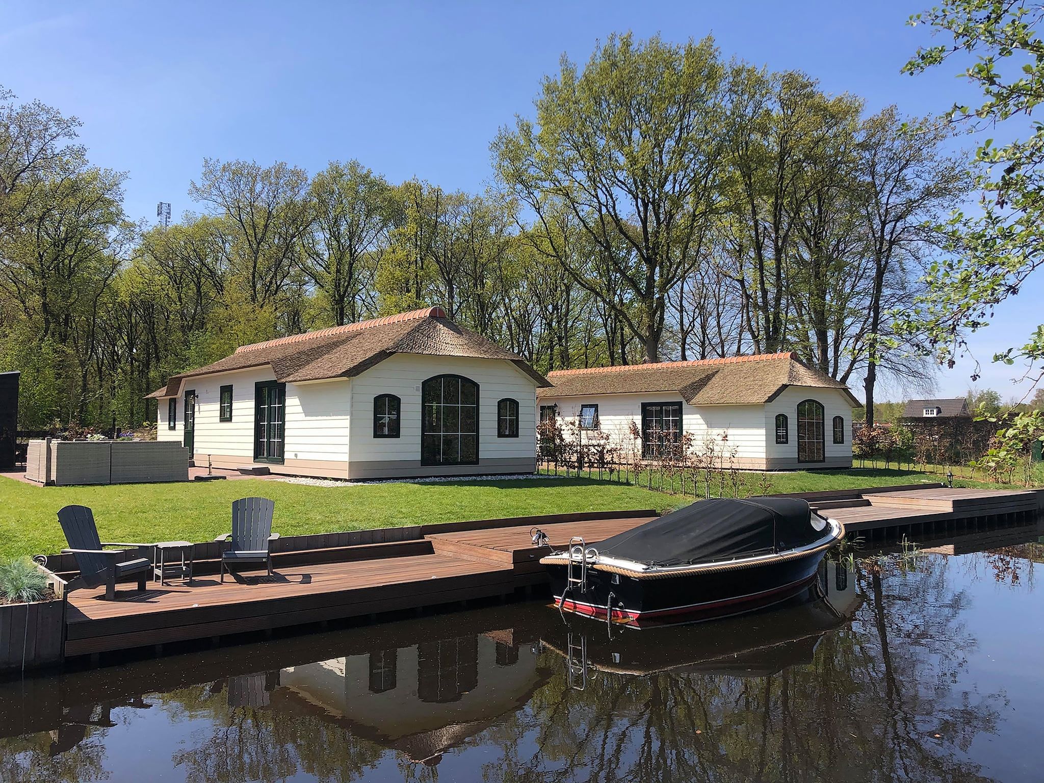 De buitenkant van Boerderijchalet in Sint Nicolaasga