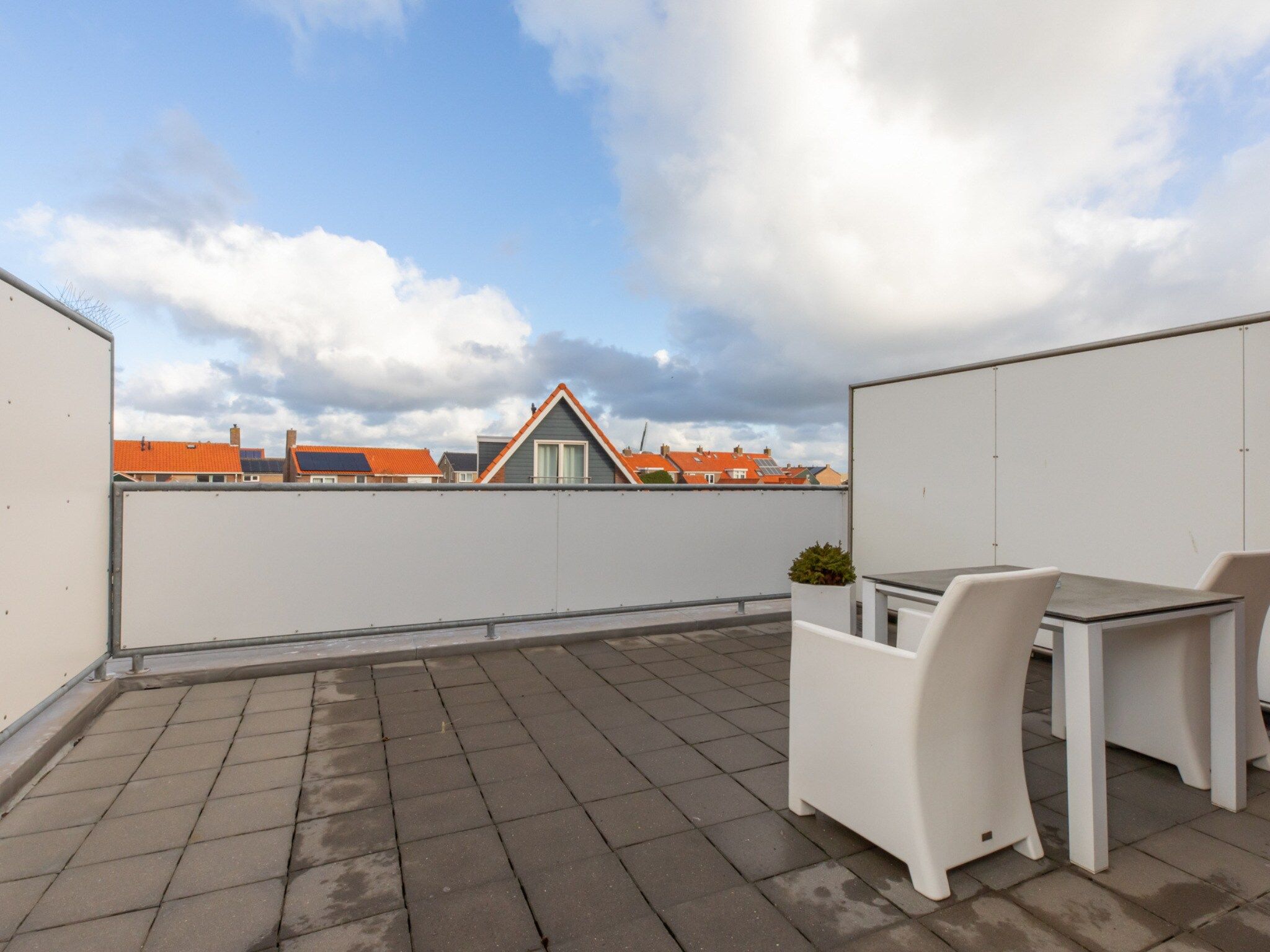 Het terras van Vakantiewoning 't Zoete Licht Residenz - Willibrordusplein 28 C  Zoutelande in Zoutelande