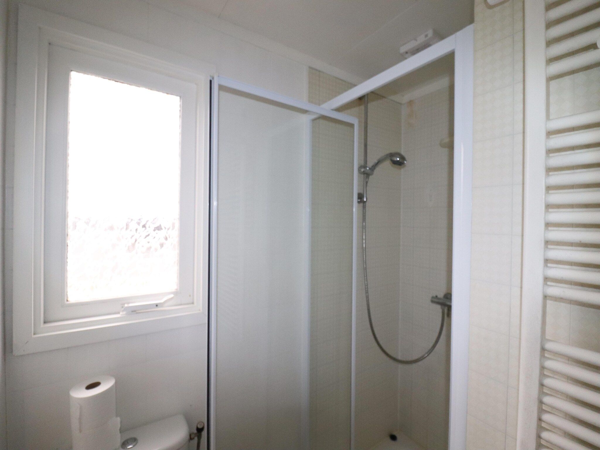 De badkamer van VT101 in Tzummarum