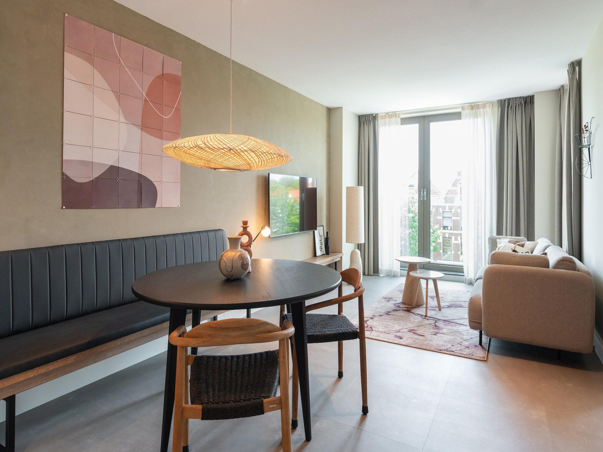 De eetkamer van Walden 2 in Den Haag