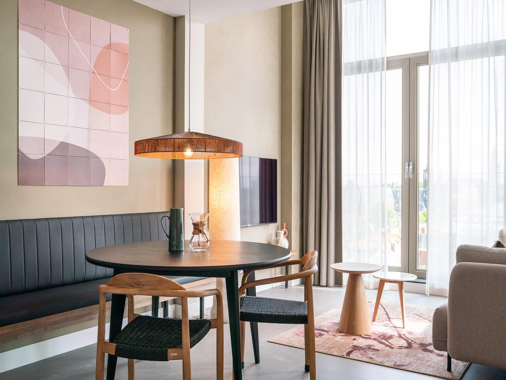 De eetkamer van Walden 3 in Den Haag
