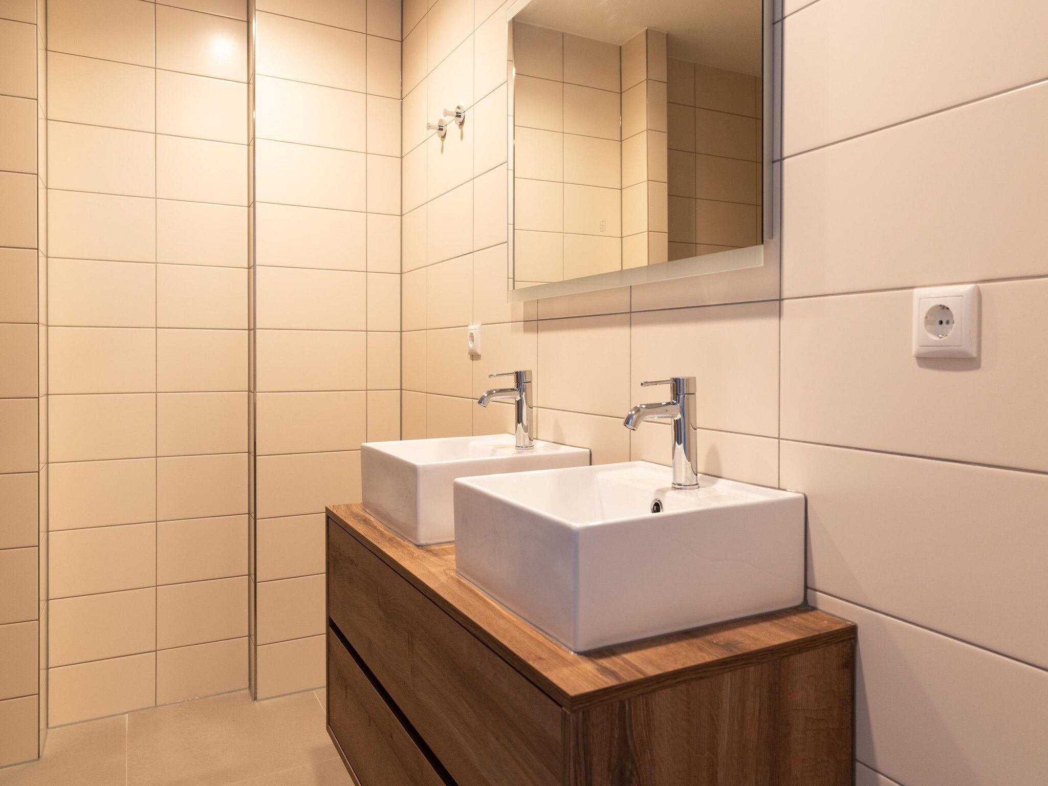 De badkamer van Walden 5 in Den Haag