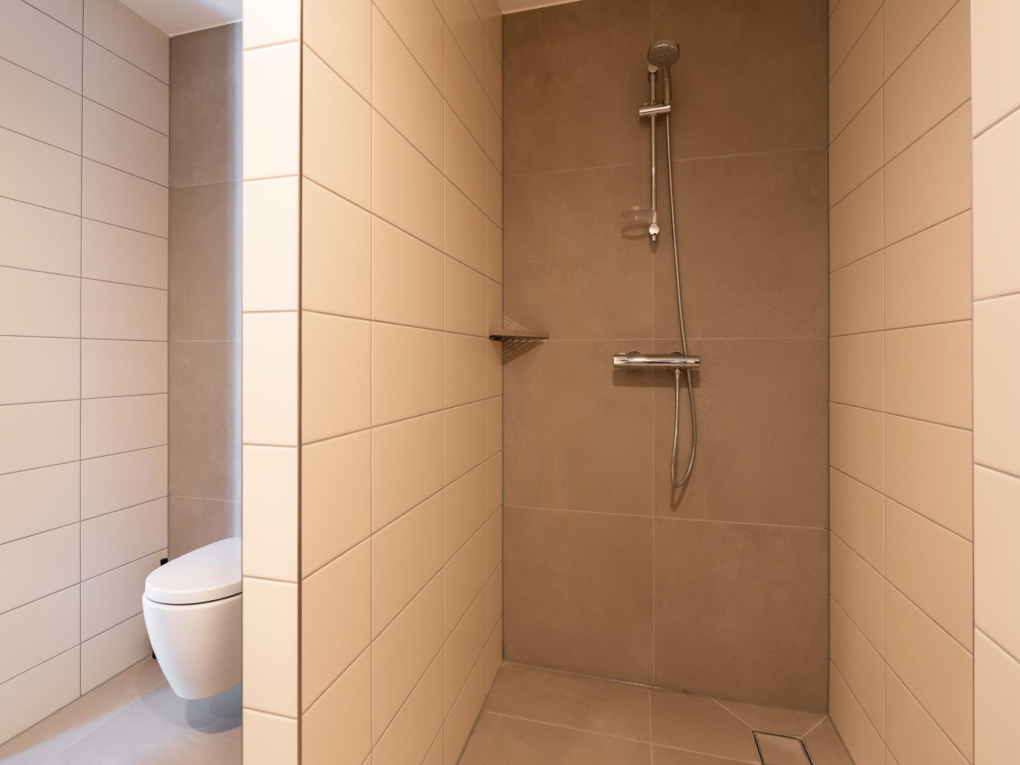 De badkamer van Walden 5 in Den Haag
