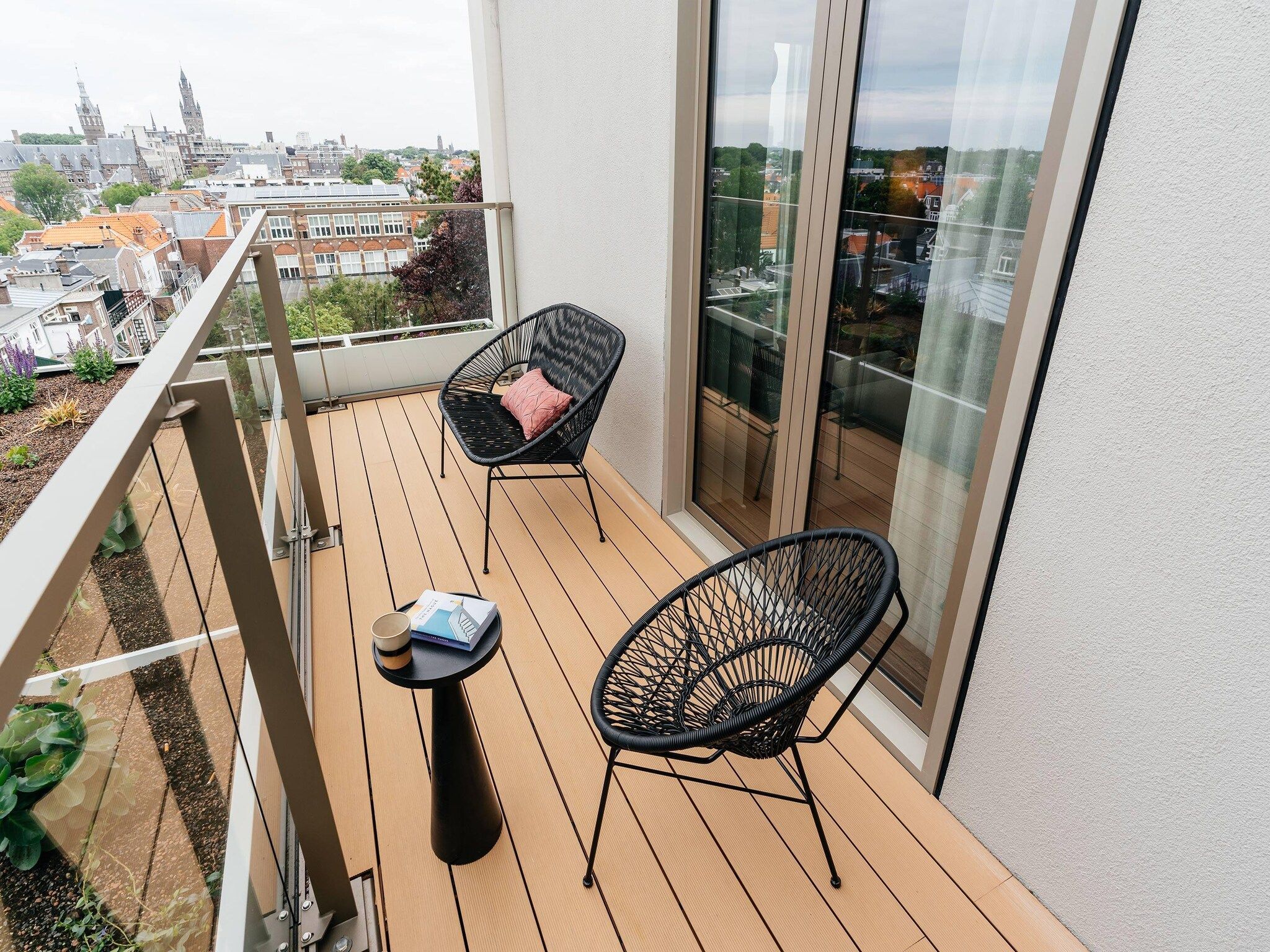 Het terras van Walden 6 in Den Haag
