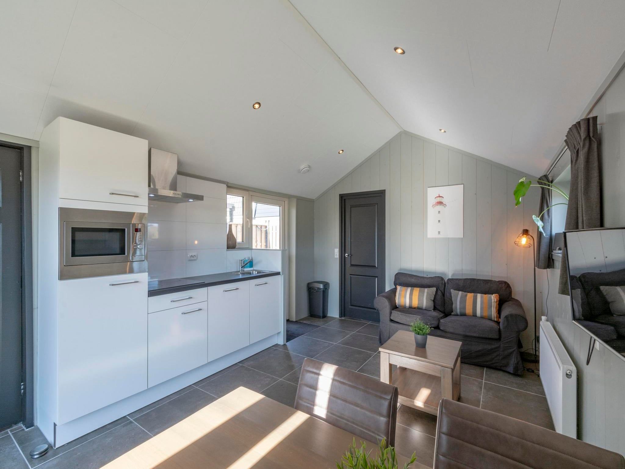 De woonkamer van Strandhuis 't Koepeltje in Groote Keeten