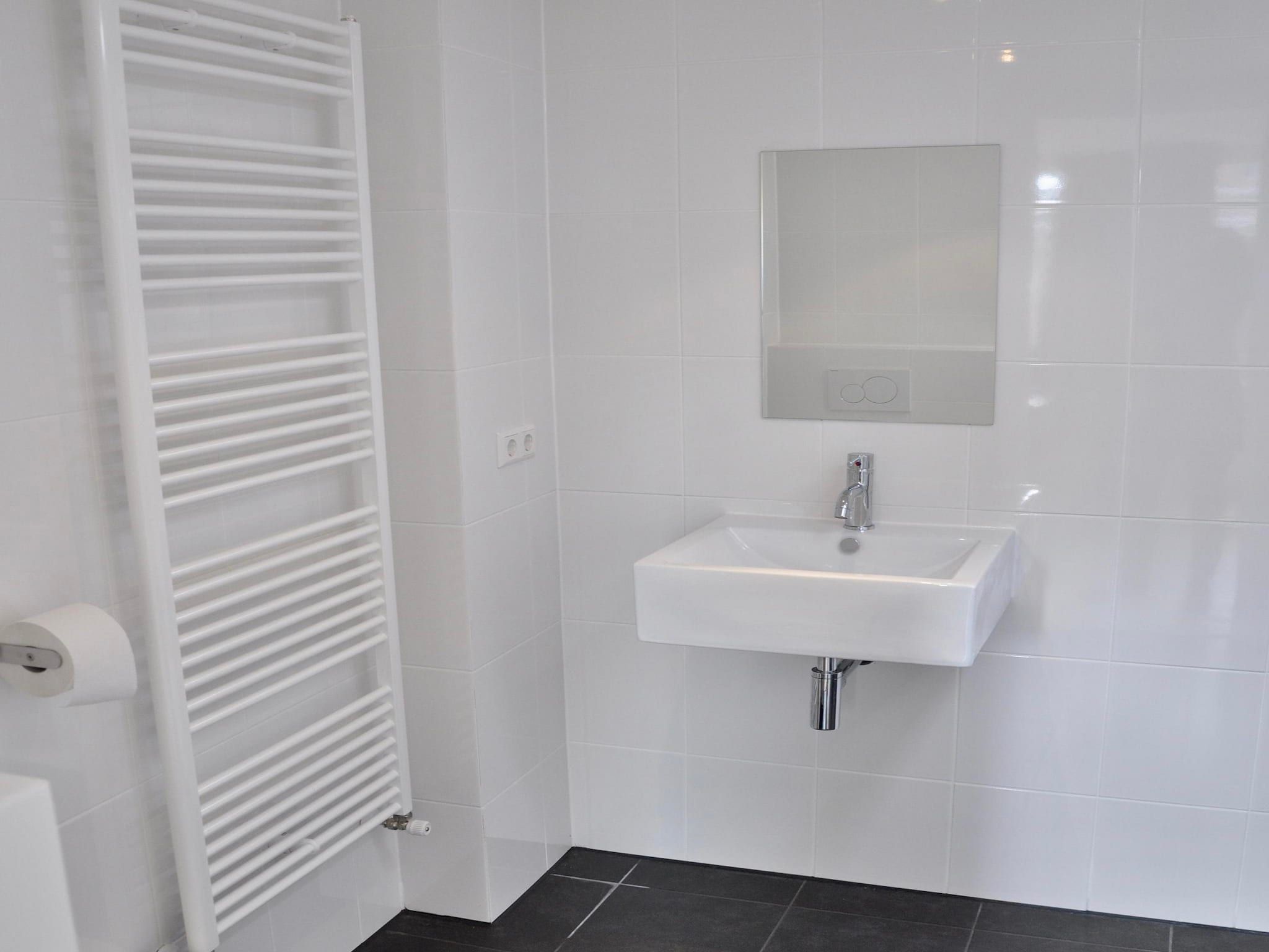 De badkamer van Garnekuul 72 in Callantsoog