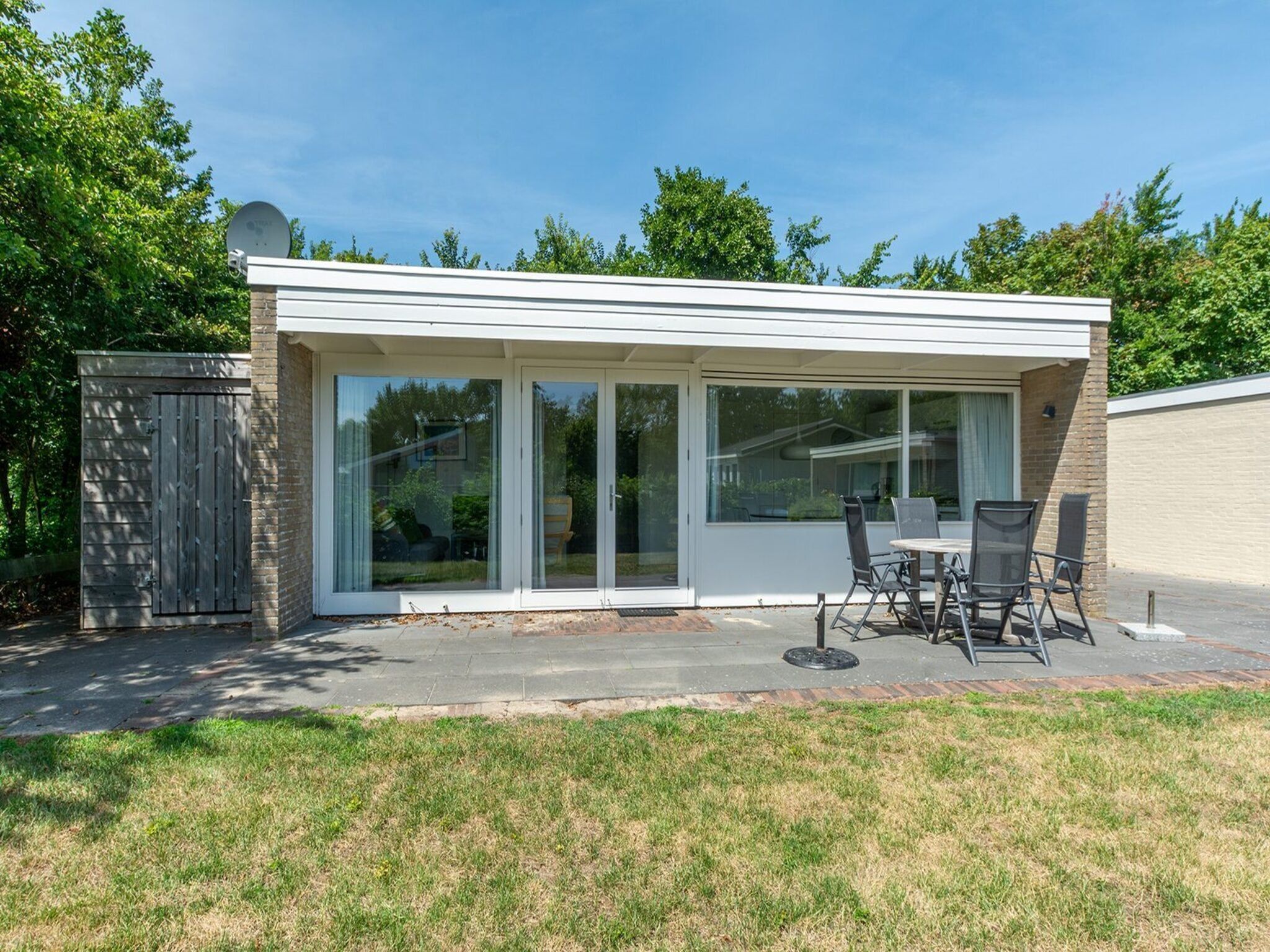 De buitenkant van Garnekuul 73 in Callantsoog