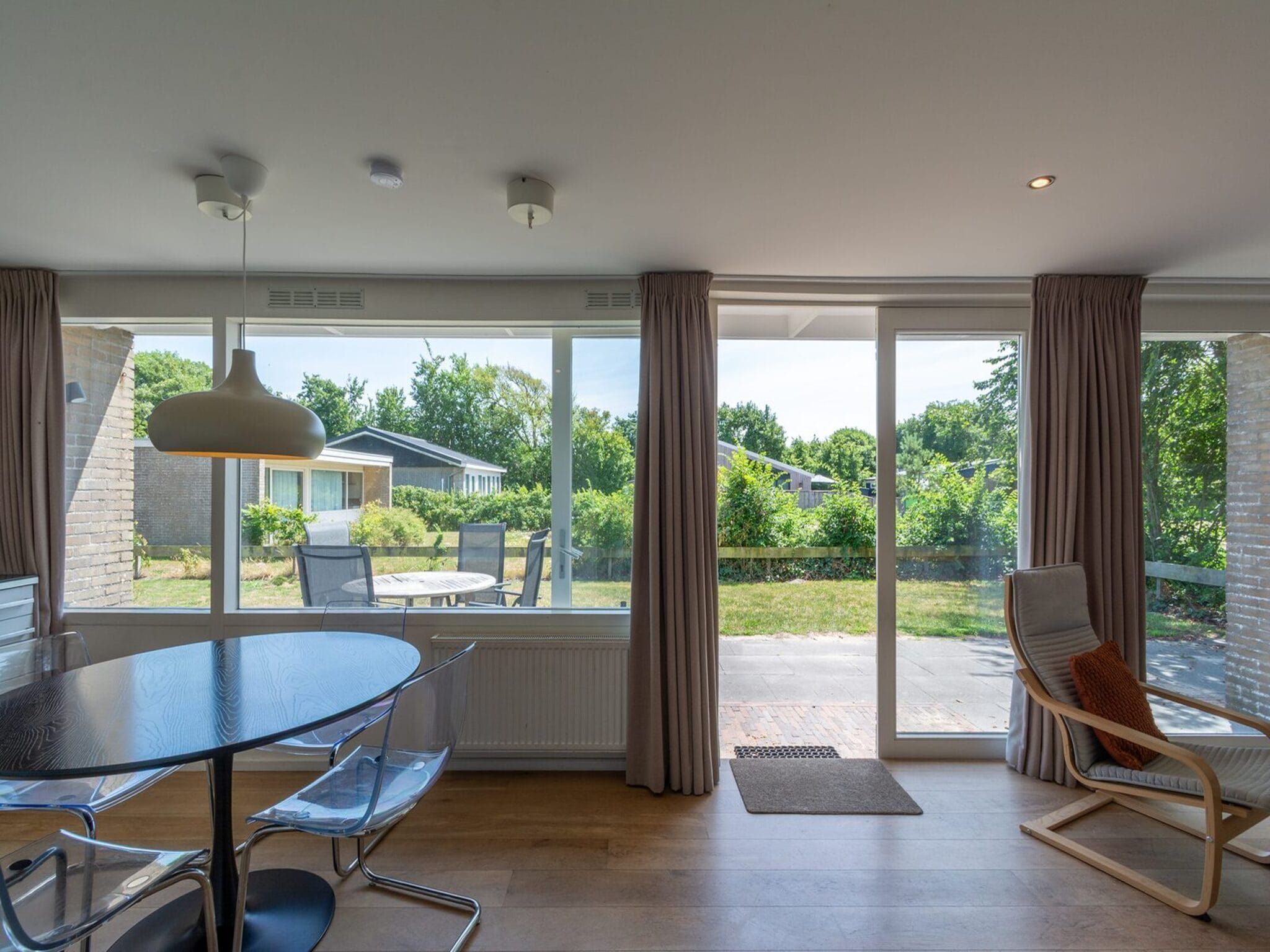De eetkamer van Garnekuul 73 in Callantsoog