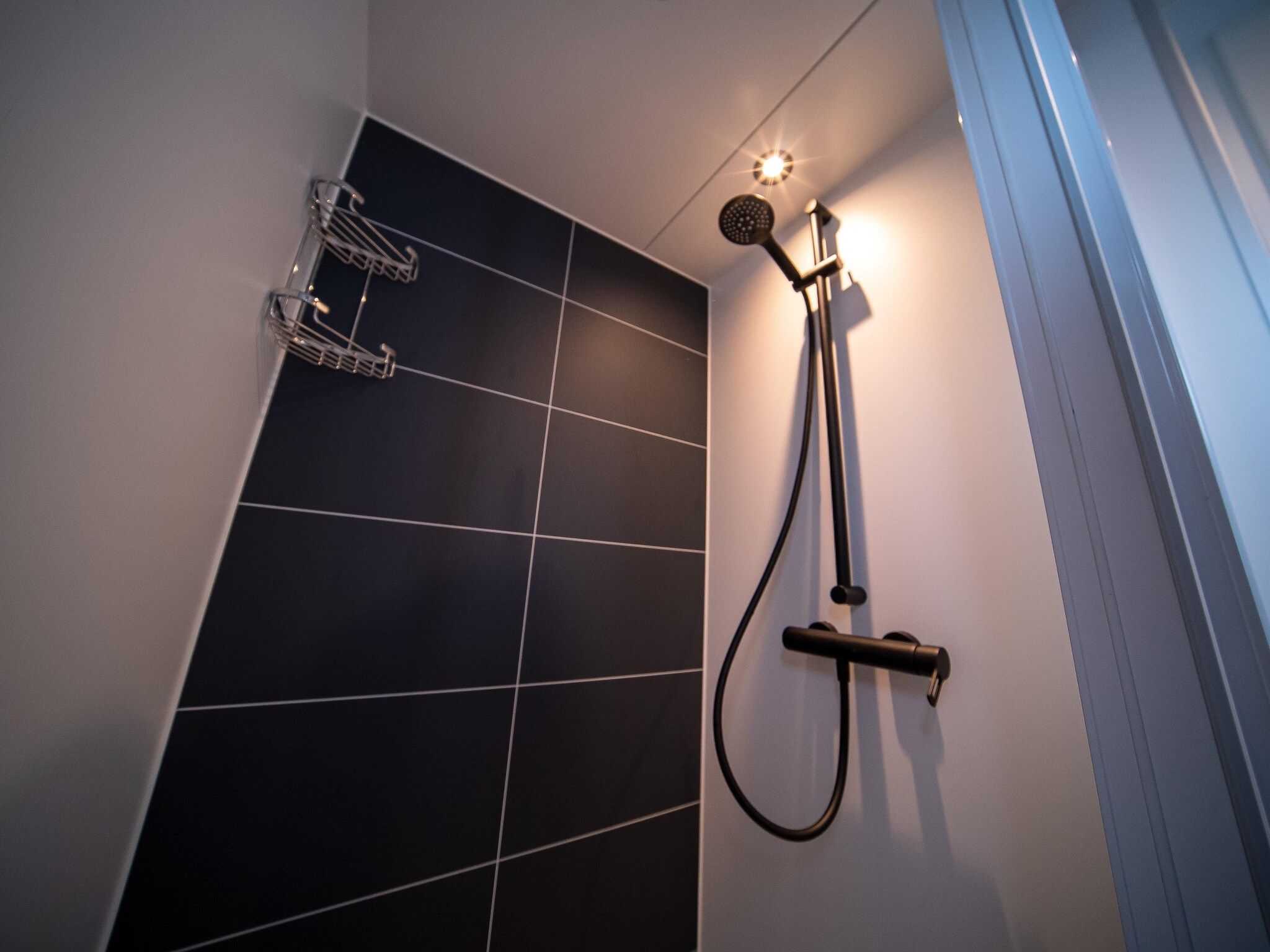 De badkamer van Waterlodges Heeg 1 in Heeg