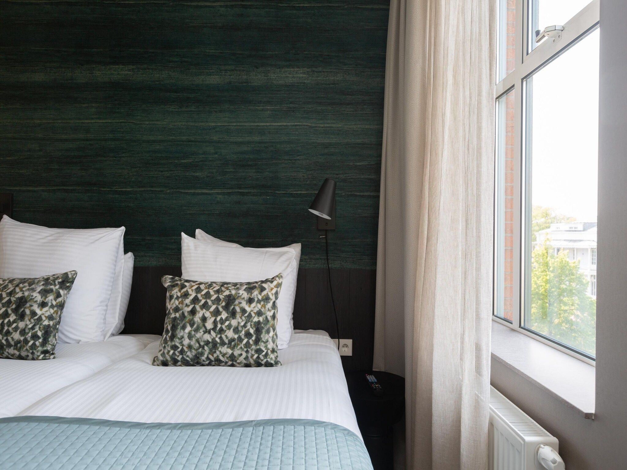 Een slaapkamer van Maurits 6 in Den Haag