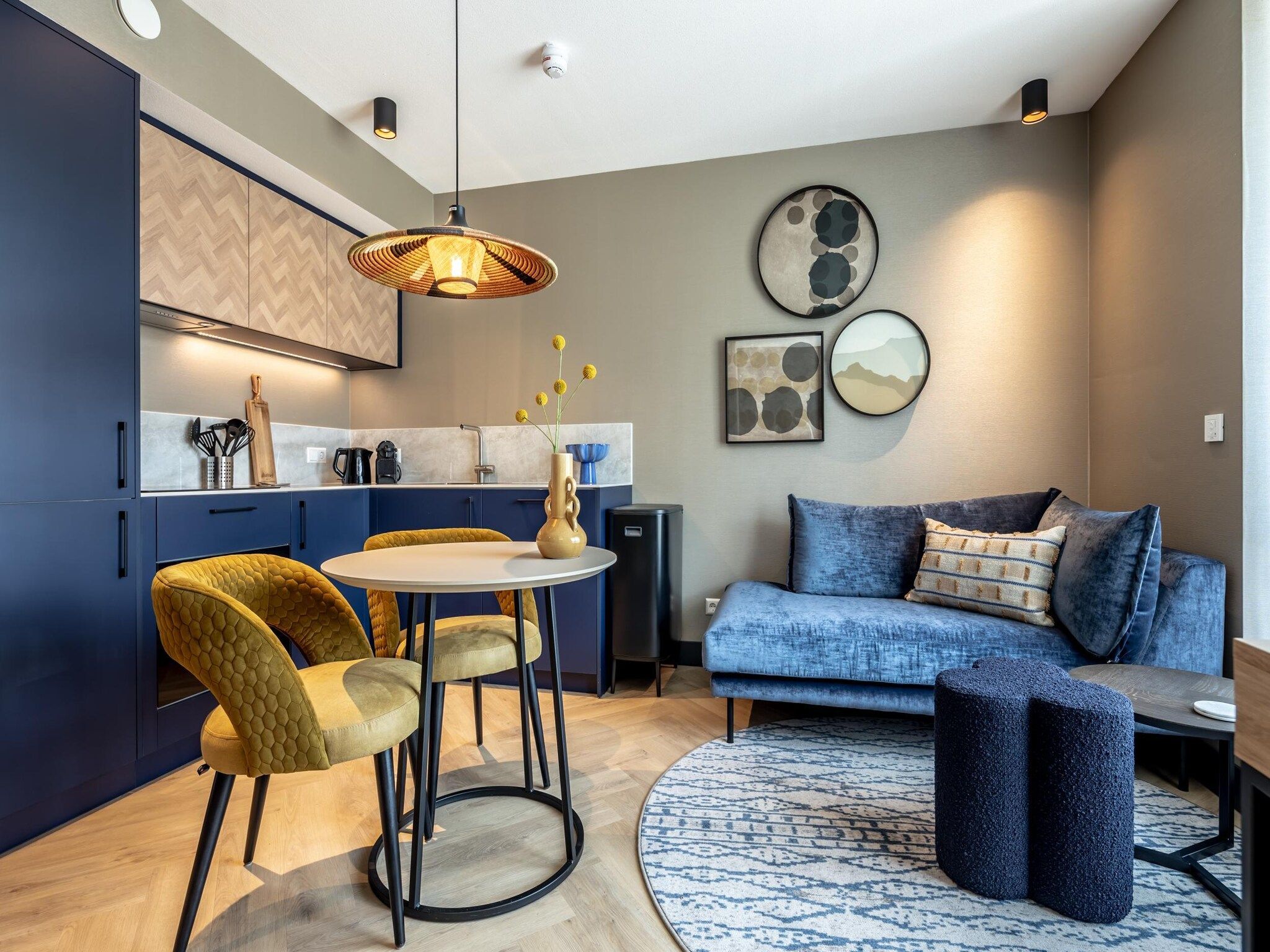 De woonkamer van Delft 1B in Den Haag