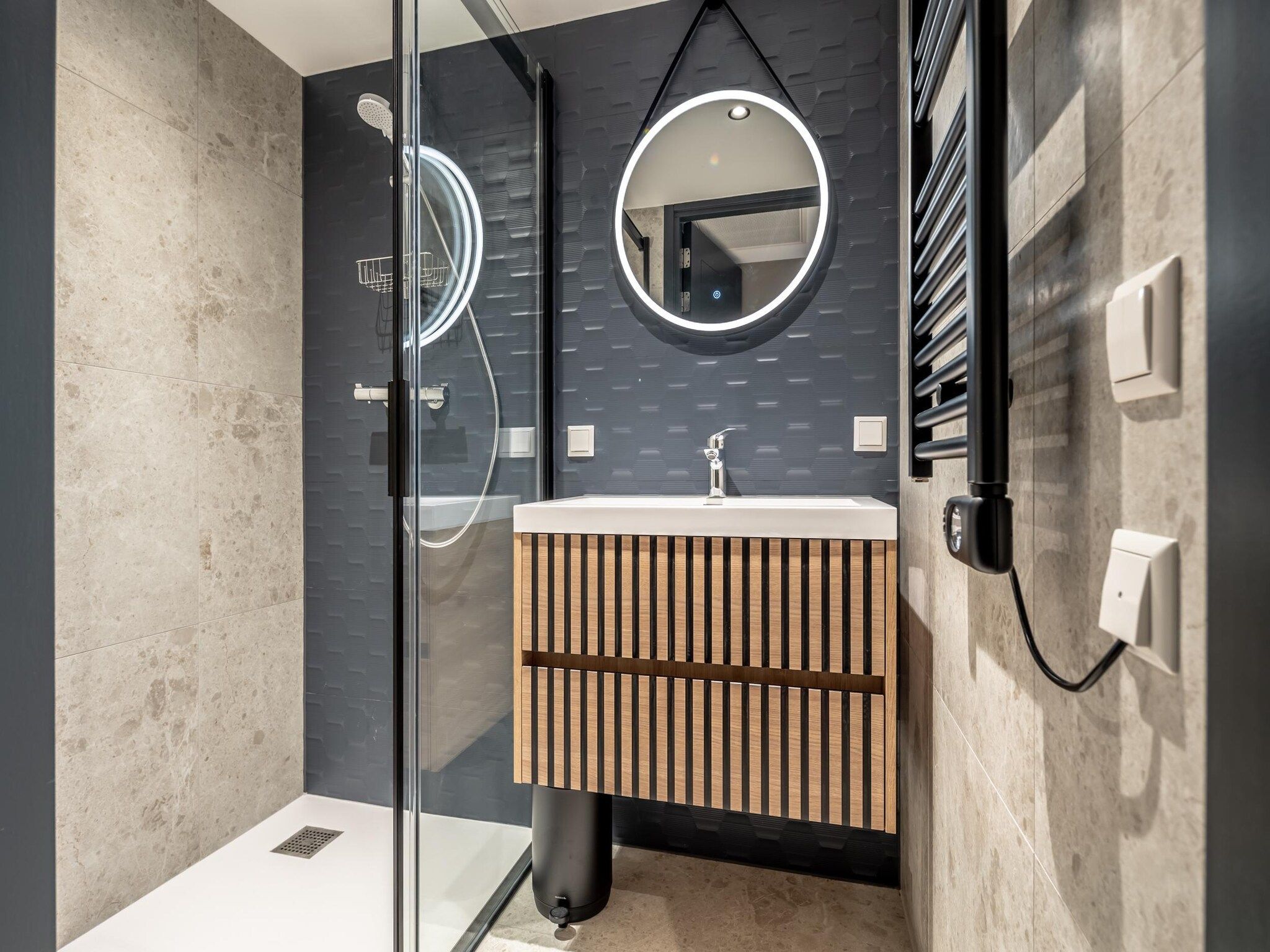 De badkamer van Delft 2A in Den Haag