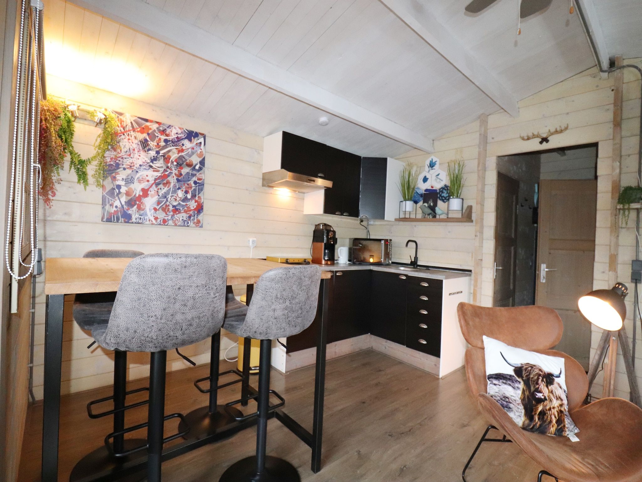 De eetkamer van VT 99 in Tzummarum