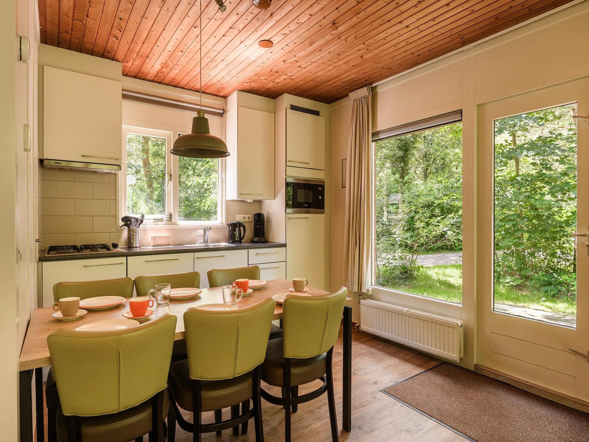 De keuken van Bungalow 6B1 in Putten