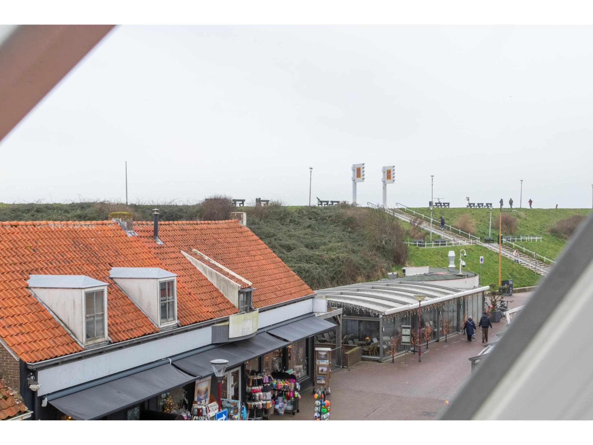 Het uitzicht vanaf Langestraat 29D in Zoutelande