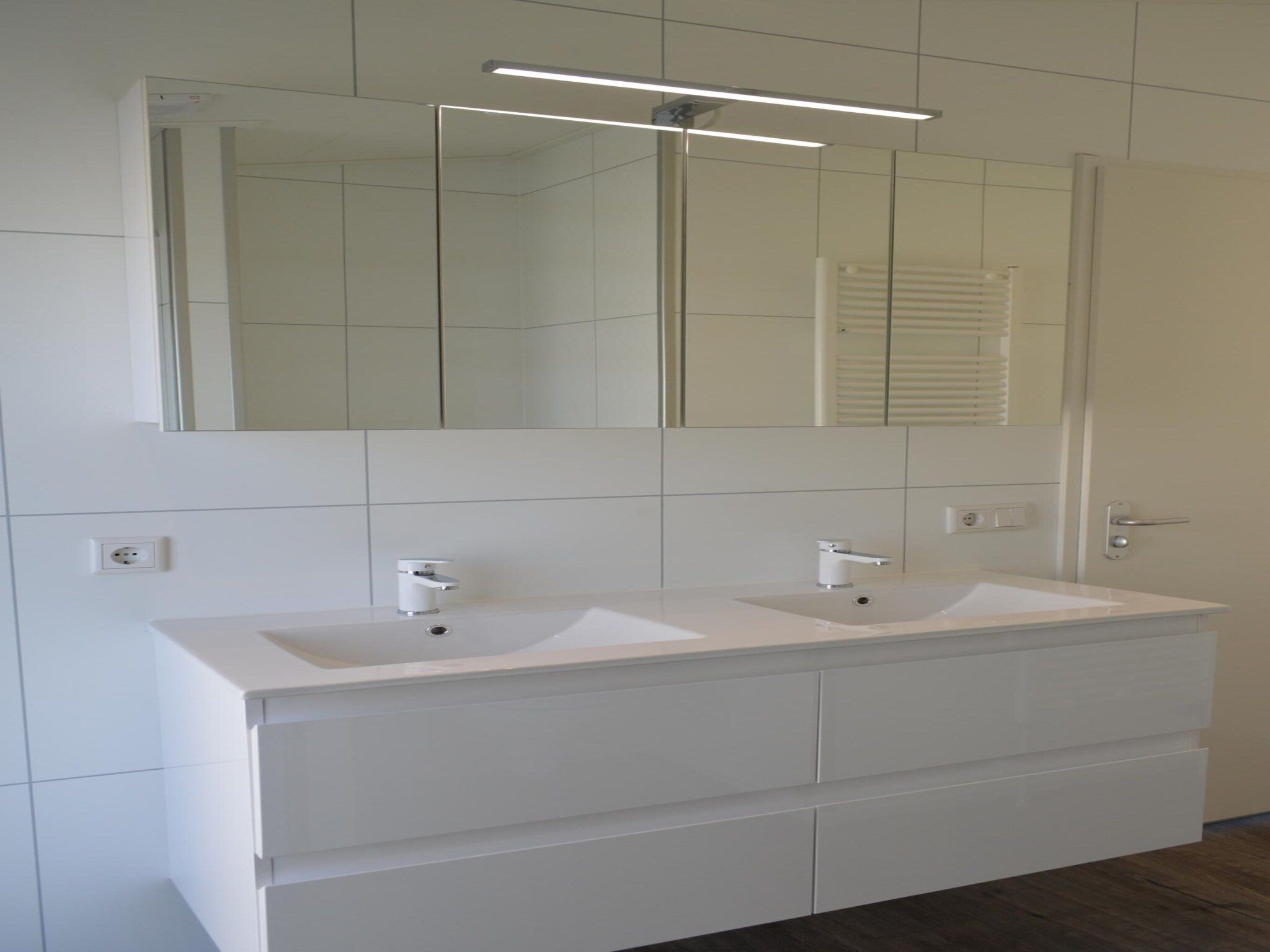 De badkamer van Schaelsbergerbosch - 2 Bathrooms, Fireplace & Garden Shed in Bemelen