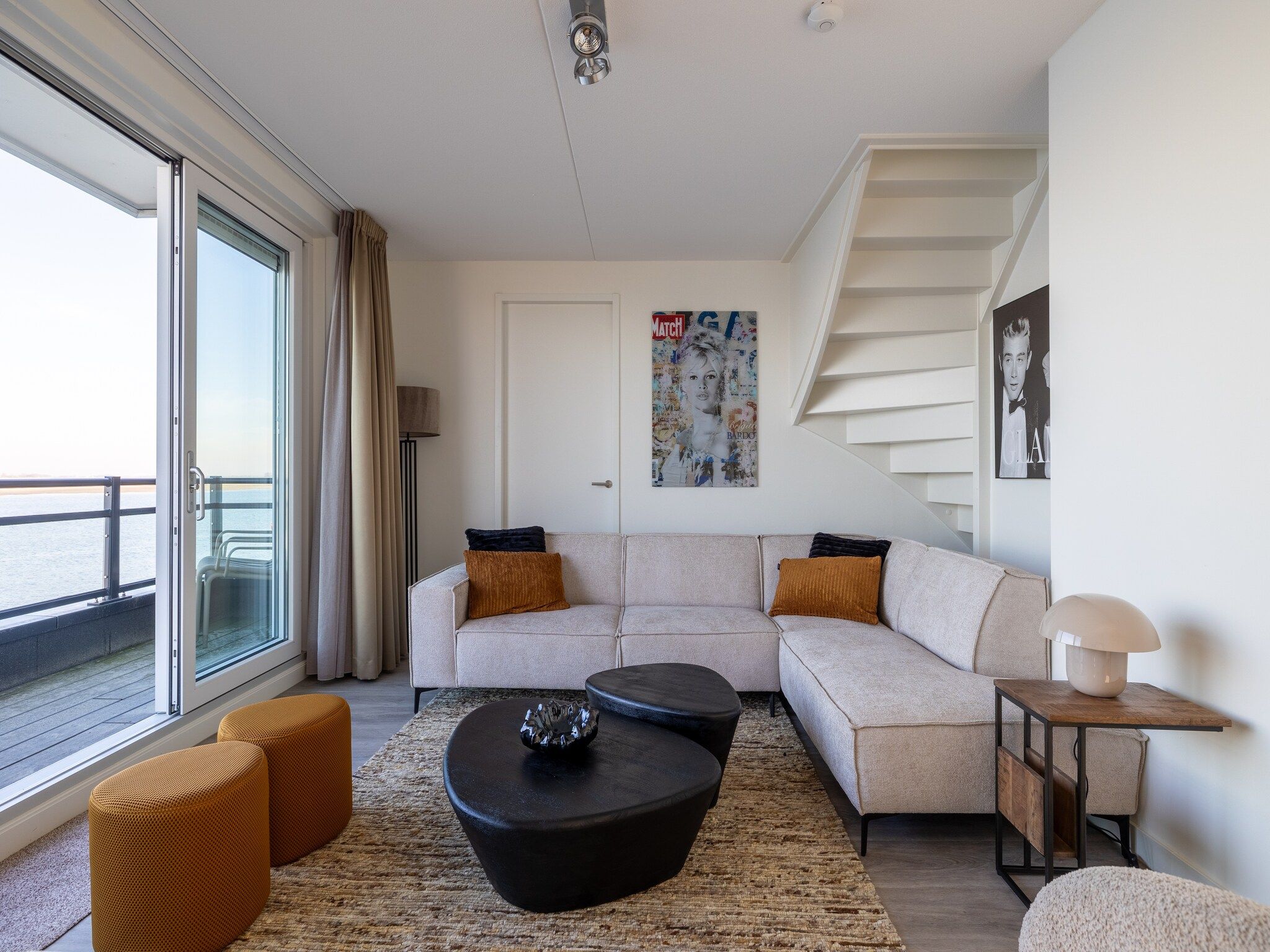 De woonkamer van Appartement Vista Maris 'Haus am See' - Havenweg 8-30  Sint-Annaland in Sint-Annaland