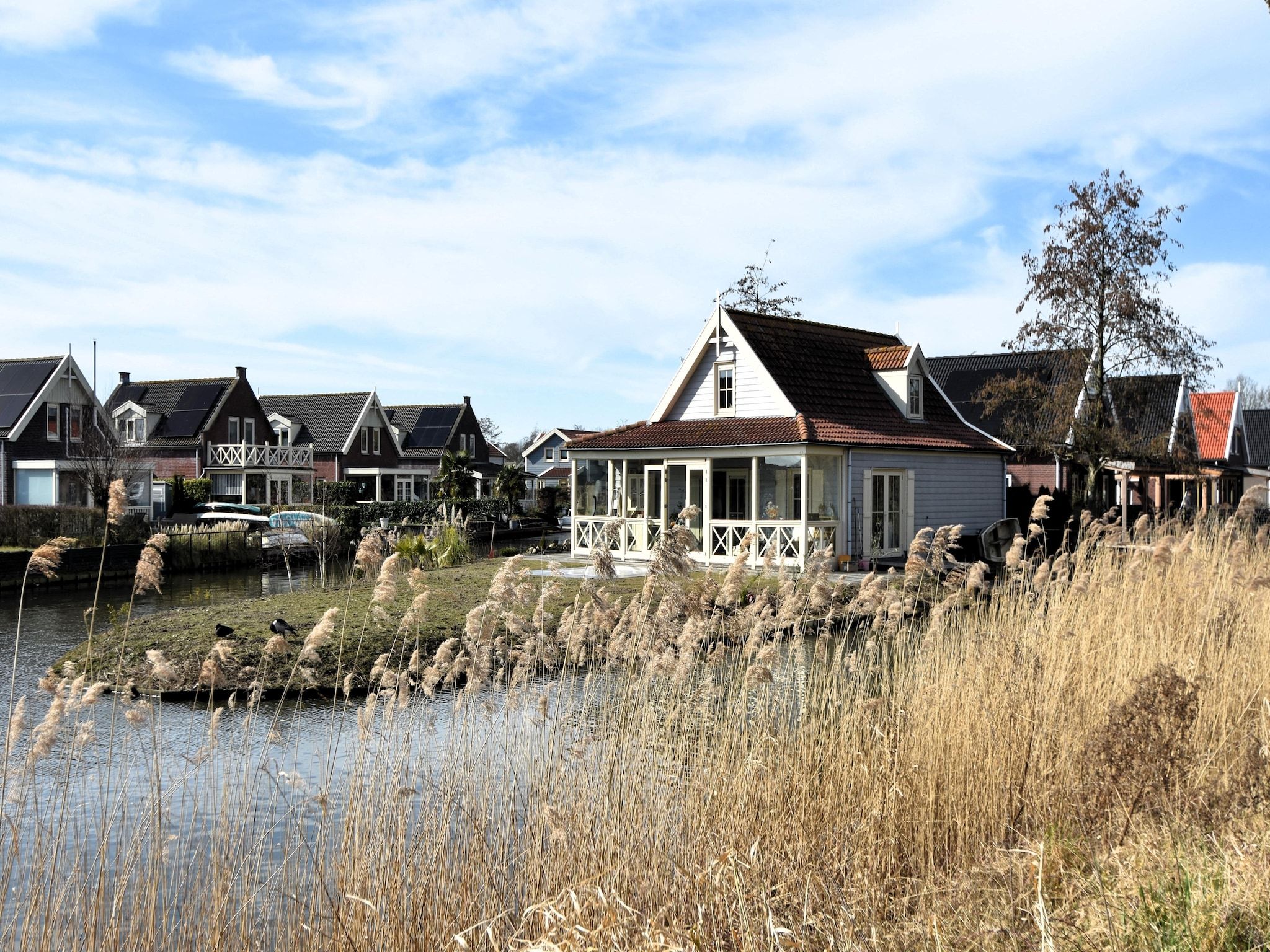 De buitenkant van Watervilla 51 in Simonshaven