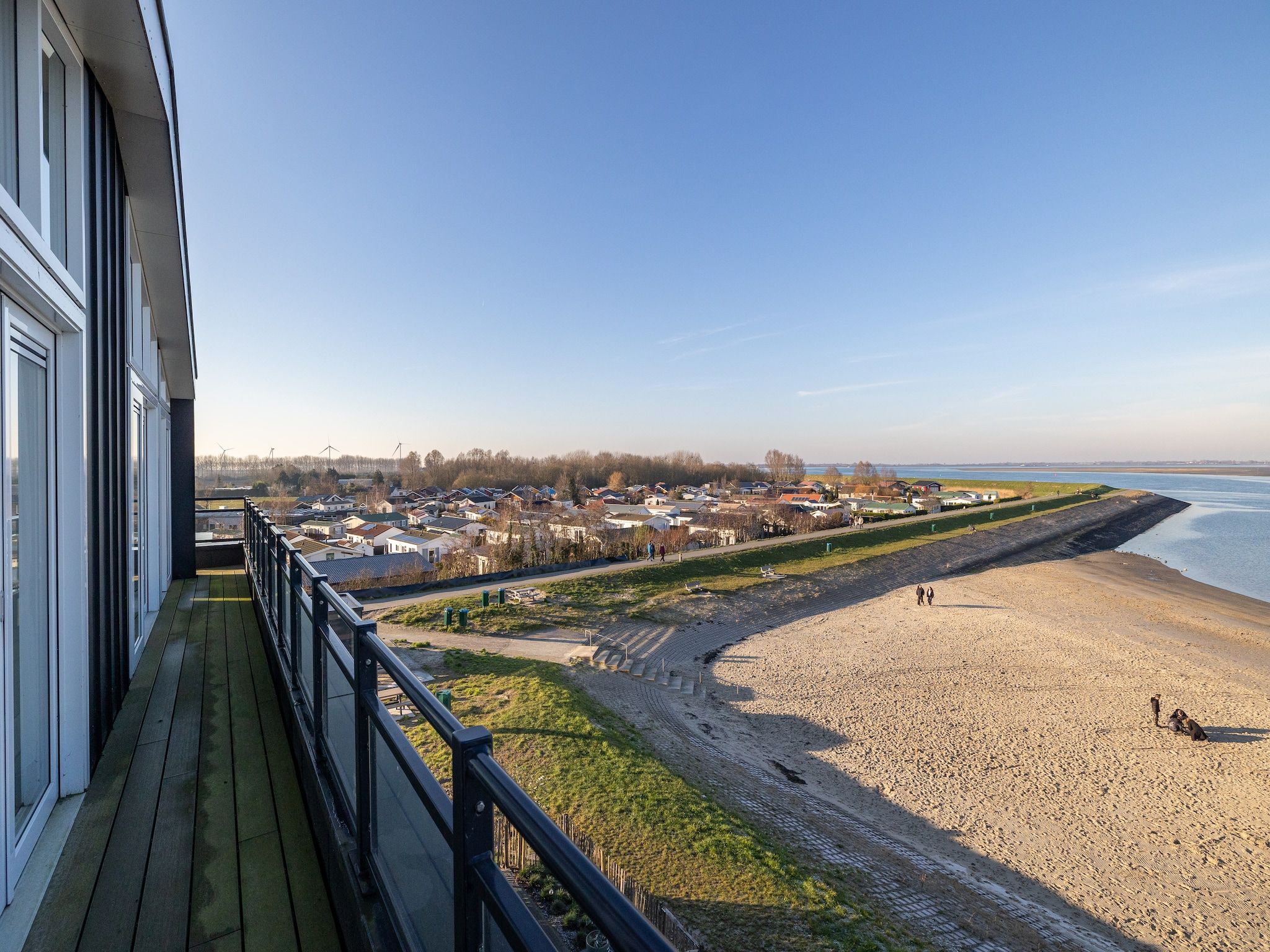 Het uitzicht vanaf Appartement Vista Maris - Havenweg 8-48  Sint-Annaland in Sint-Annaland