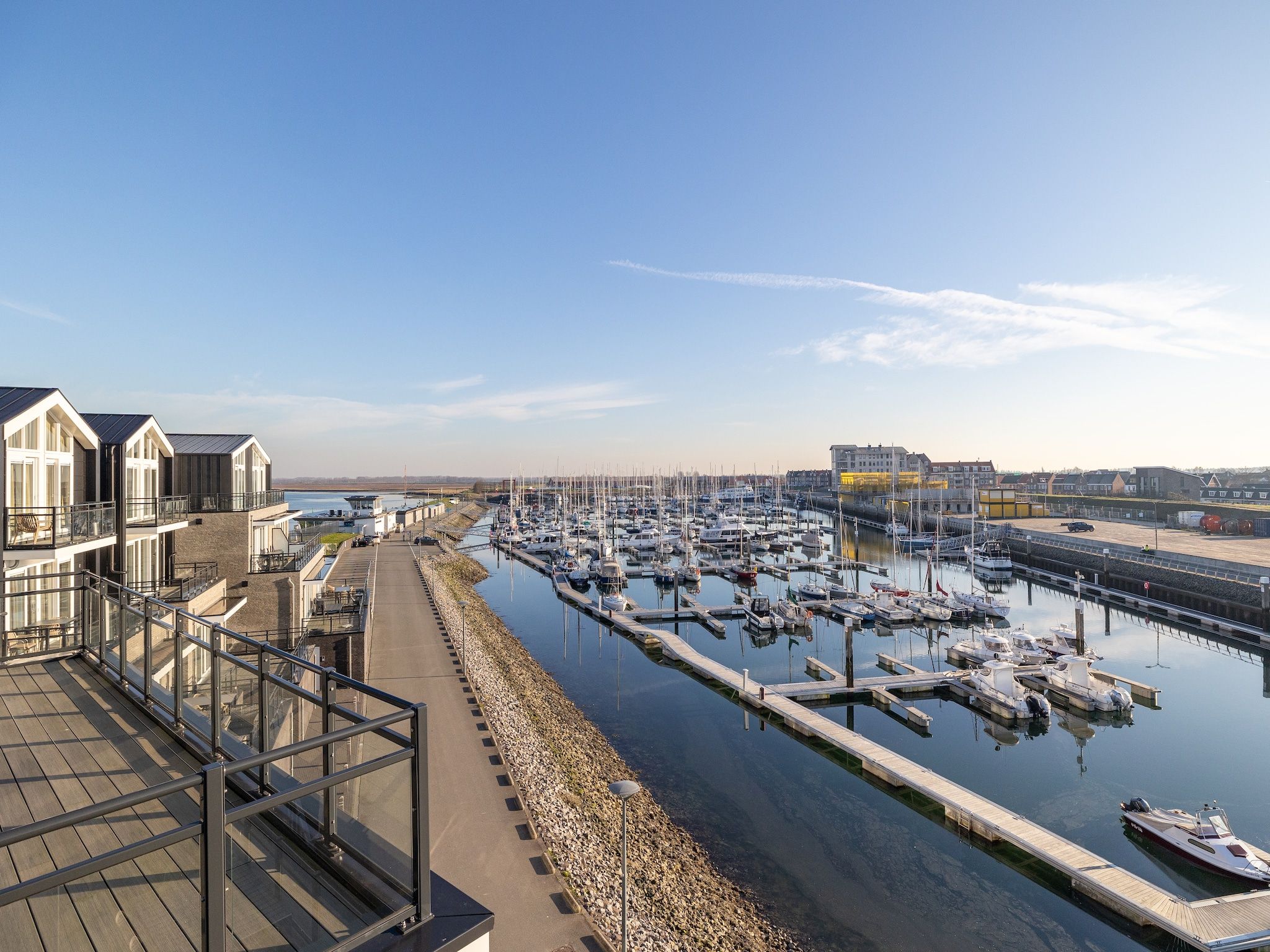 Het uitzicht vanaf Appartement Vista Maris - Havenweg 8-48  Sint-Annaland in Sint-Annaland