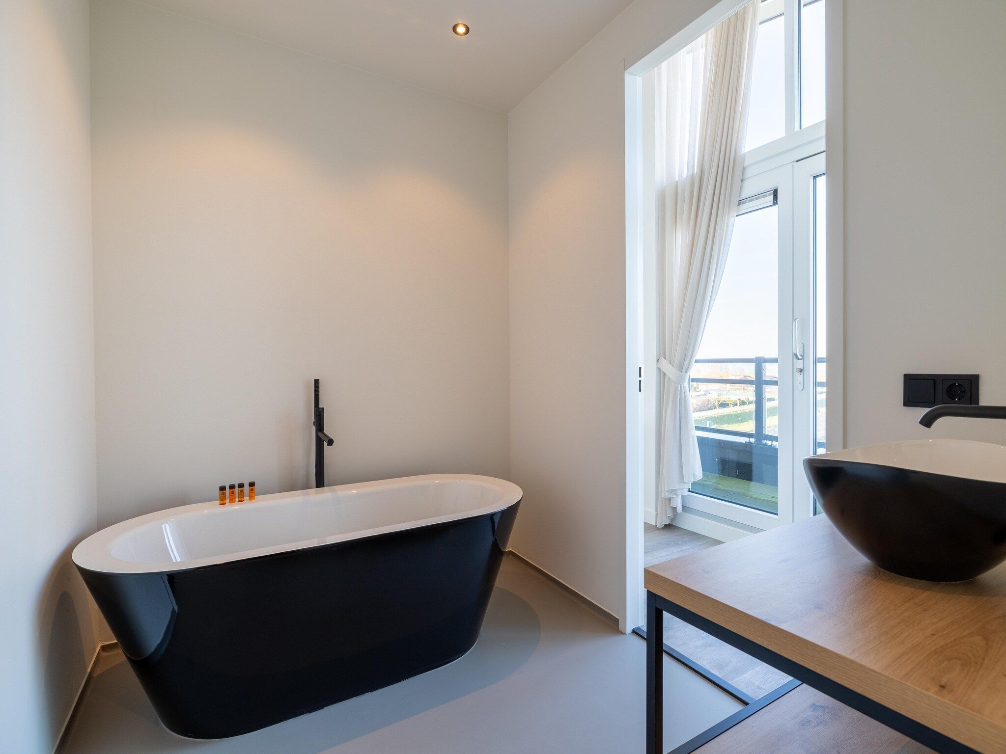 De badkamer van Appartement Vista Maris - Havenweg 8-48  Sint-Annaland in Sint-Annaland