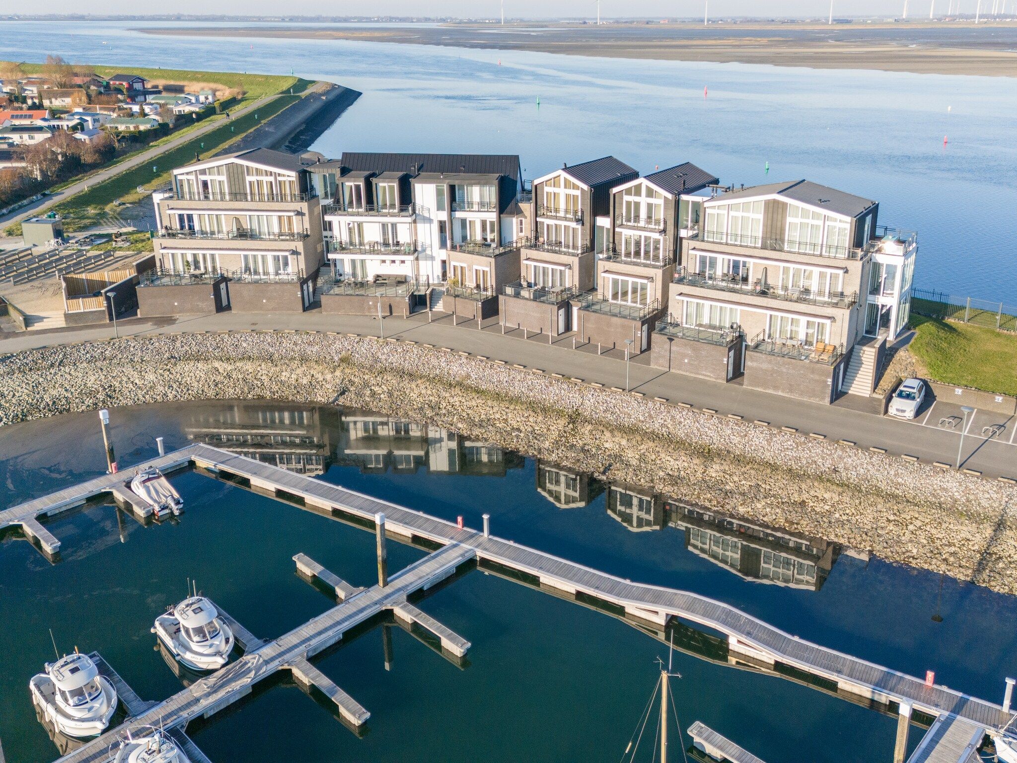 De buitenkant van Appartement Vista Maris - Havenweg 8-48  Sint-Annaland in Sint-Annaland