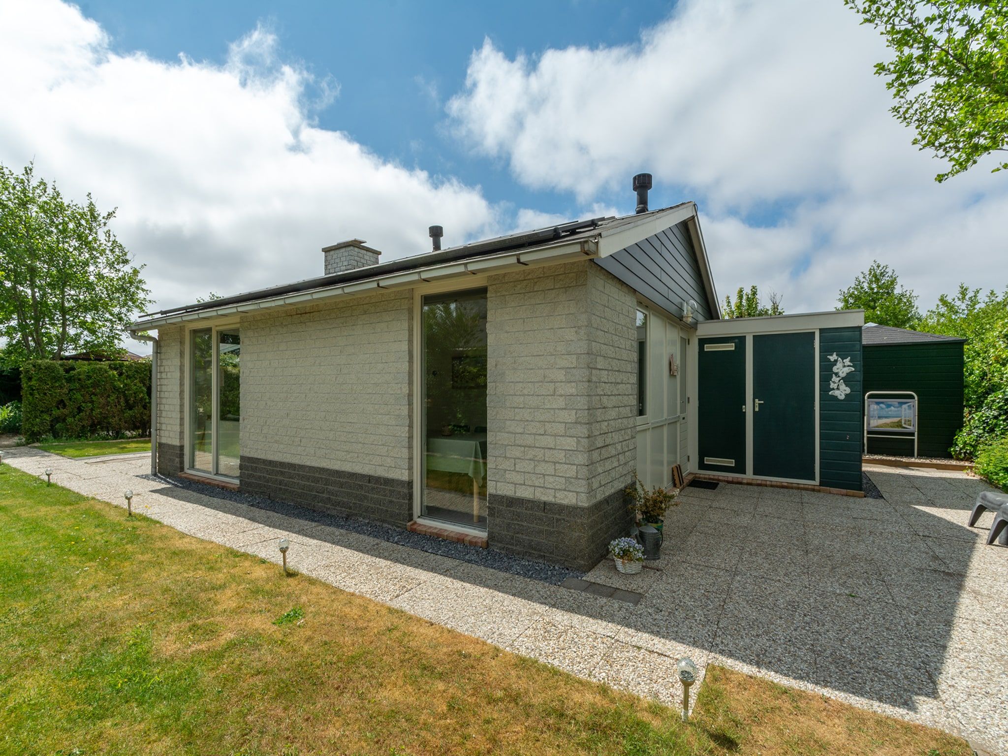 De buitenkant van Watersnip 9 in Petten