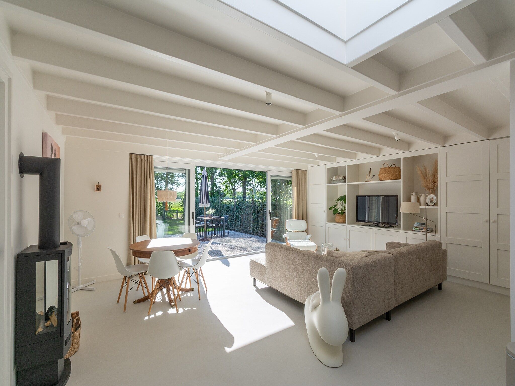 De eetkamer van Beach Bungalow Sint aan Zee in Sint Maartenszee