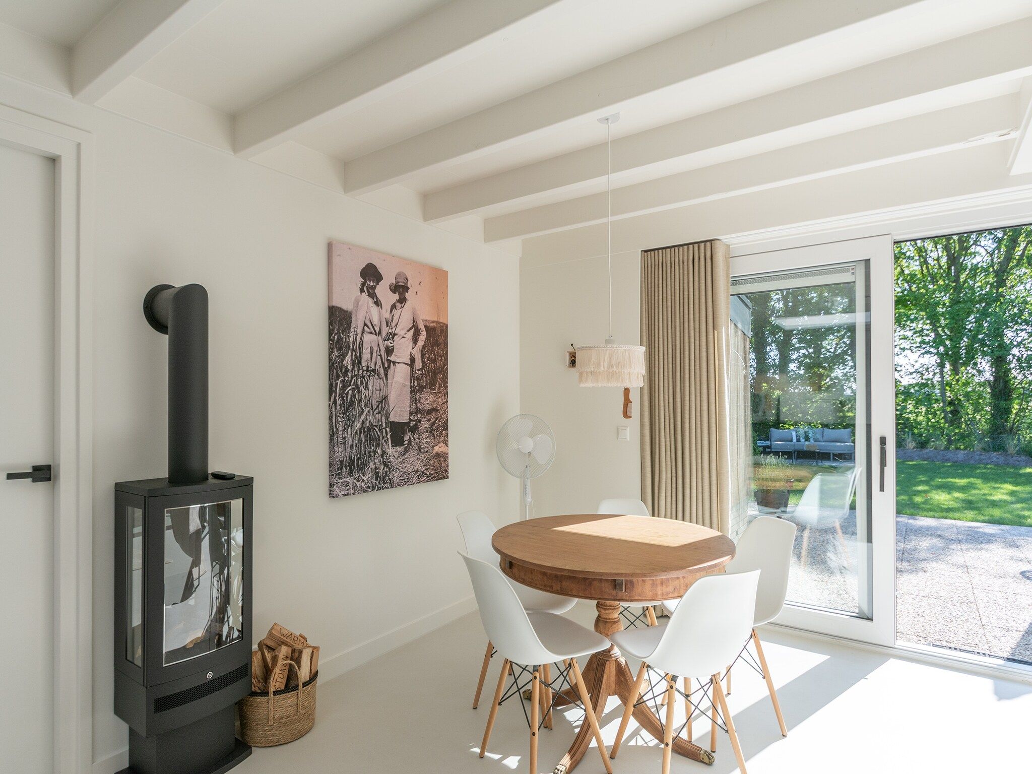 De eetkamer van Beach Bungalow Sint aan Zee in Sint Maartenszee